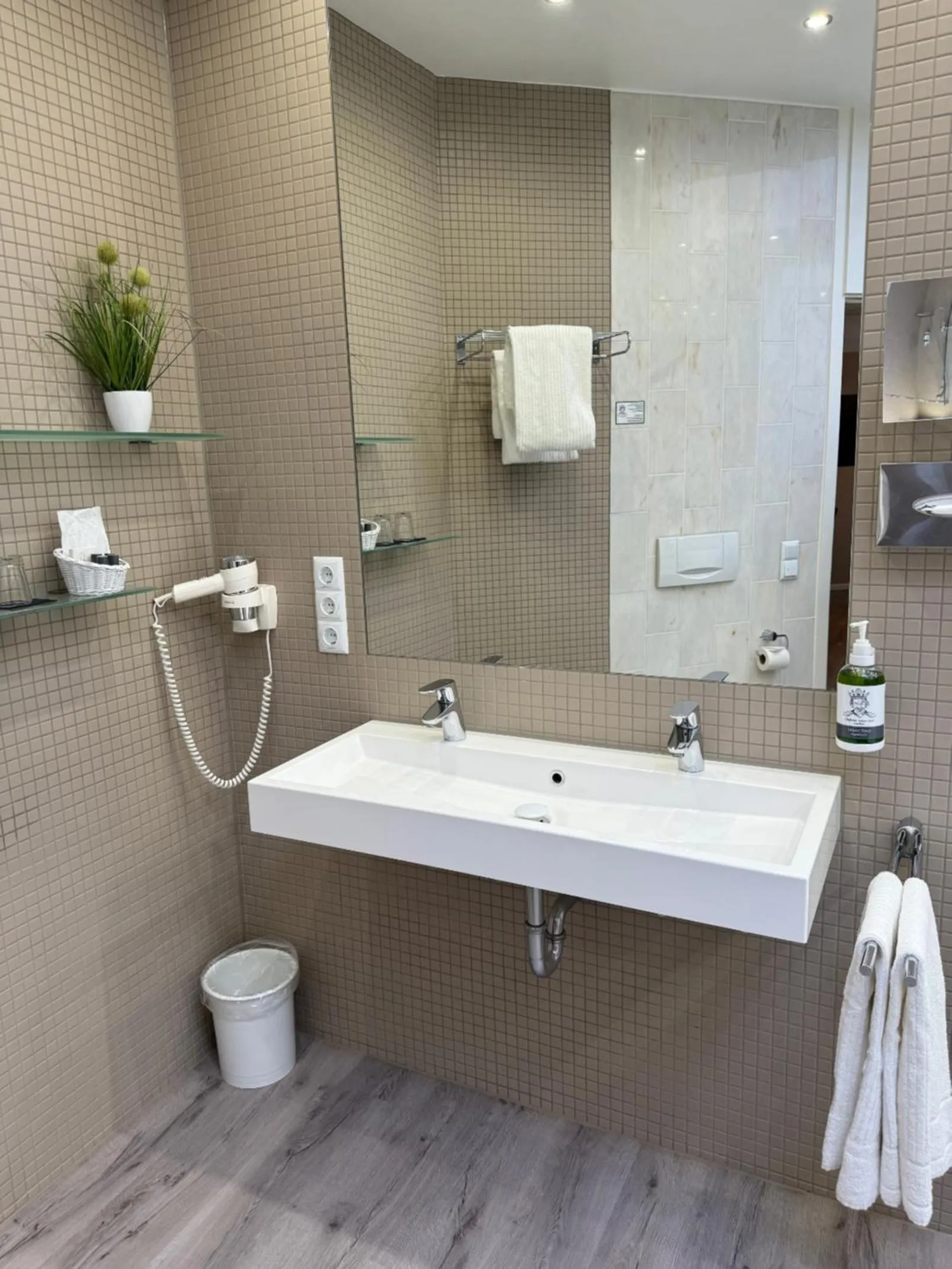 Bathroom in Cityhotel Kaiser Karl Aachen