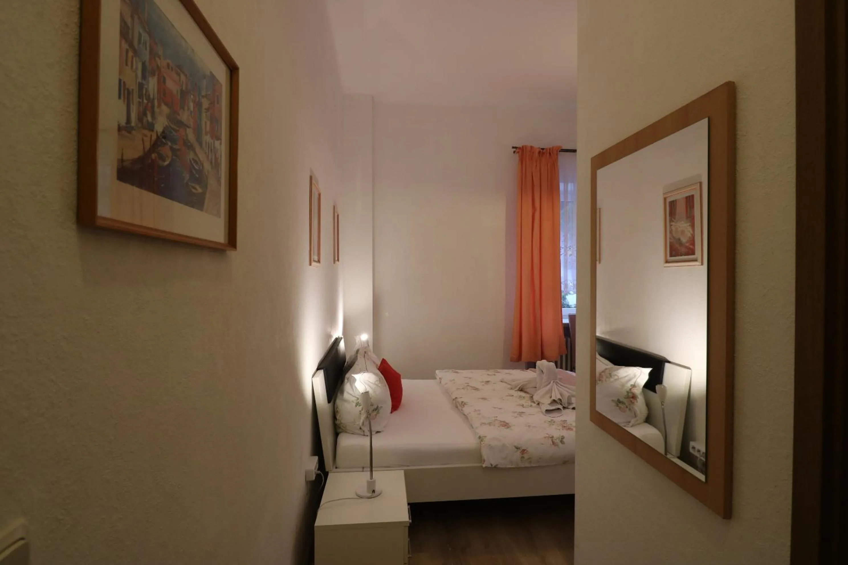 Photo of the whole room, Bed in Villa Amber