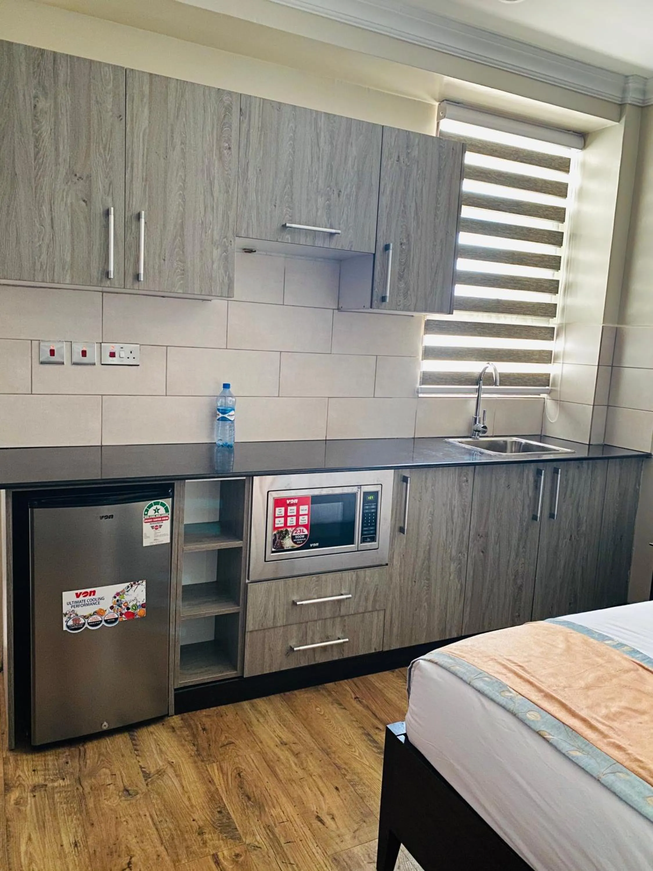 Kitchen or kitchenette, Kitchen/Kitchenette in Hemak Suites