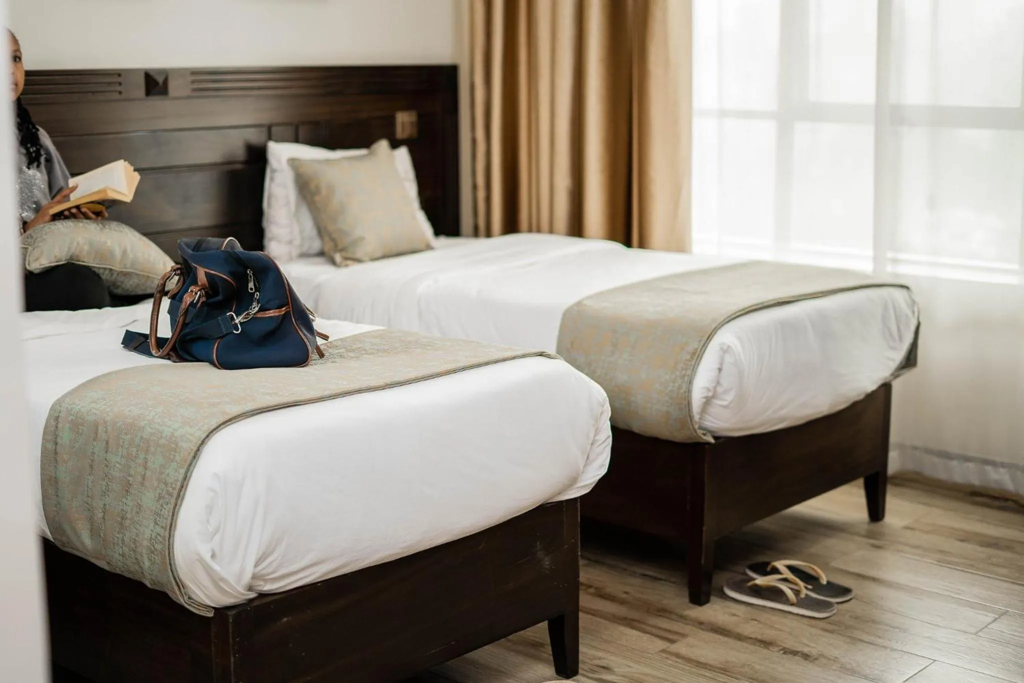 Bedroom, Bed in Hemak Suites