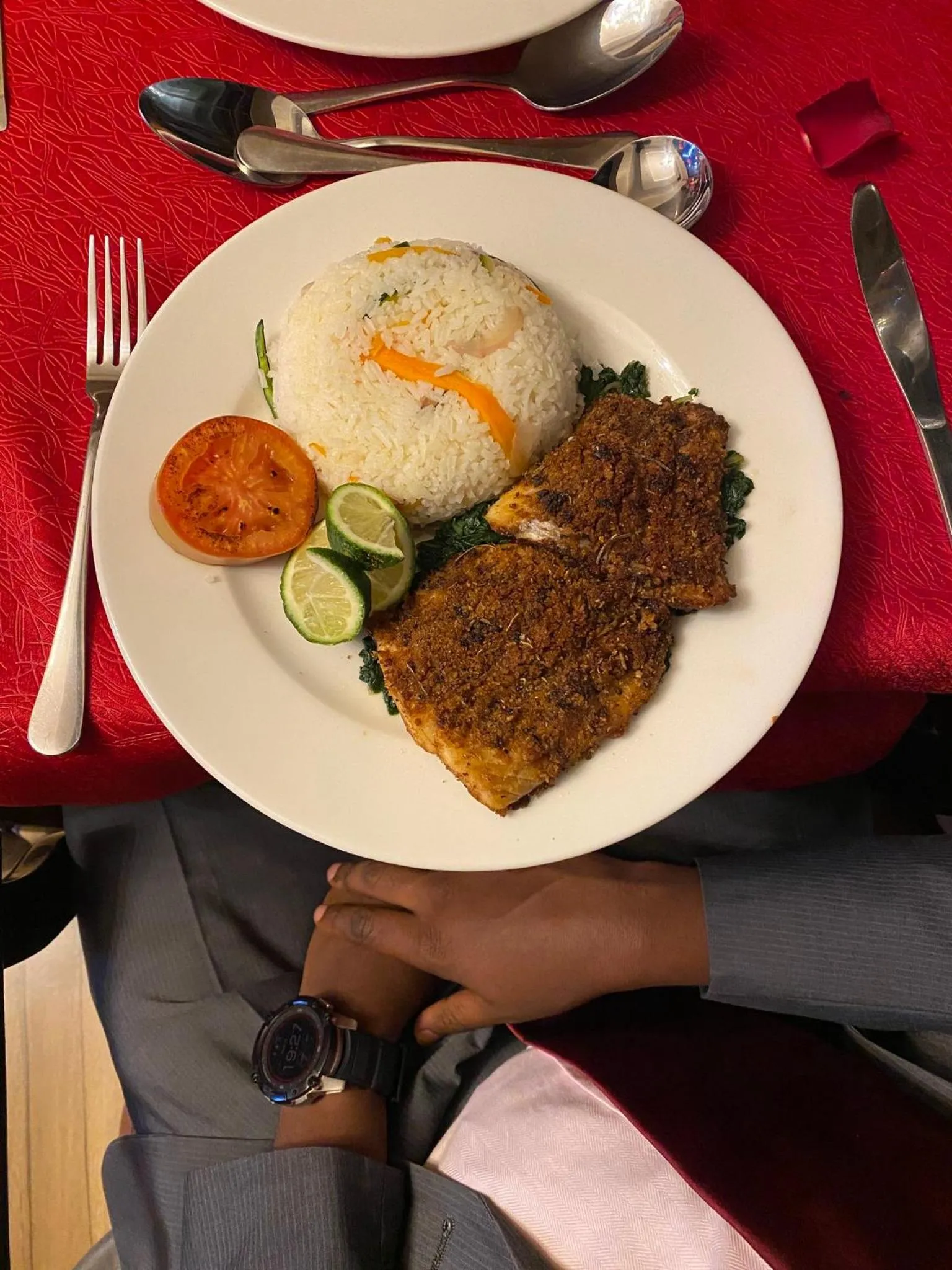 Restaurant/places to eat in Hemak Suites