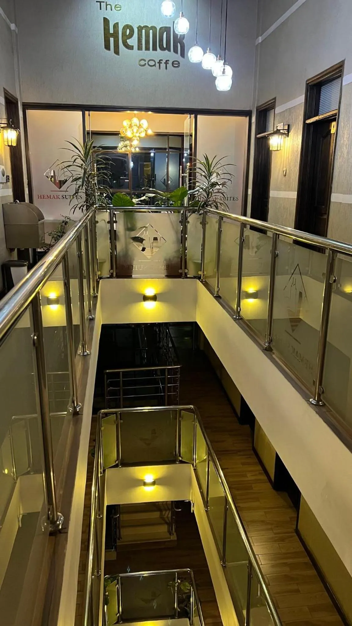 Decorative detail, Kitchen/Kitchenette in Hemak Suites
