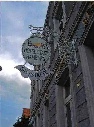 Facade/entrance in Brocki's Hotel Stadt Hamburg