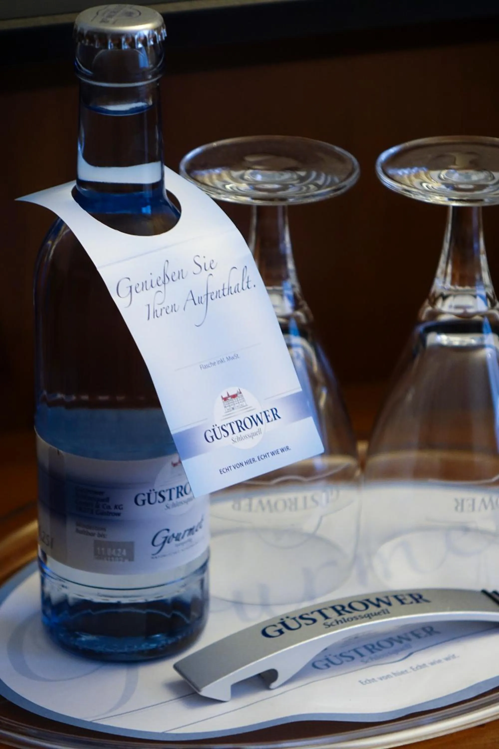 room service in Brocki's Hotel Stadt Hamburg