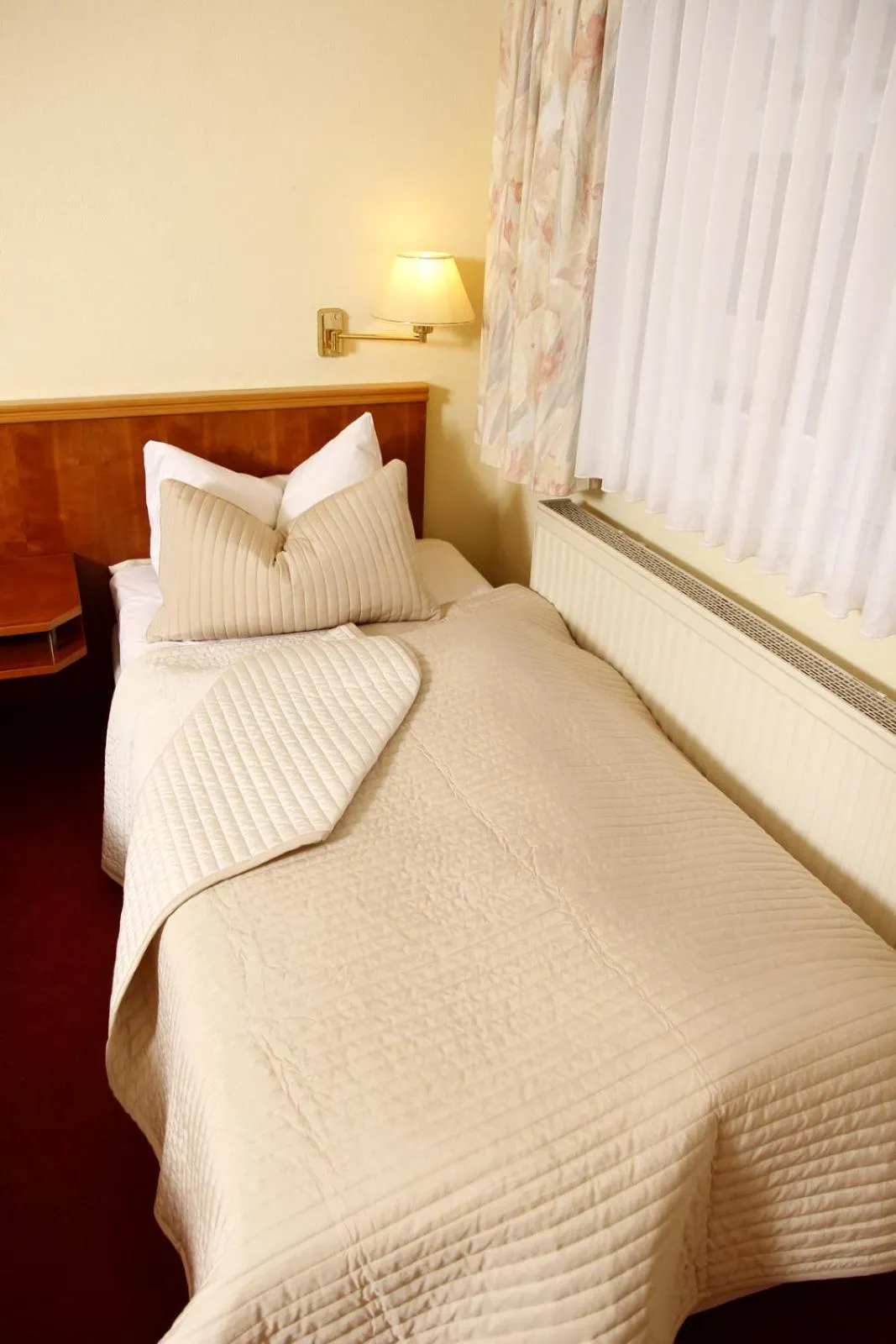 Bed in Brocki's Hotel Stadt Hamburg