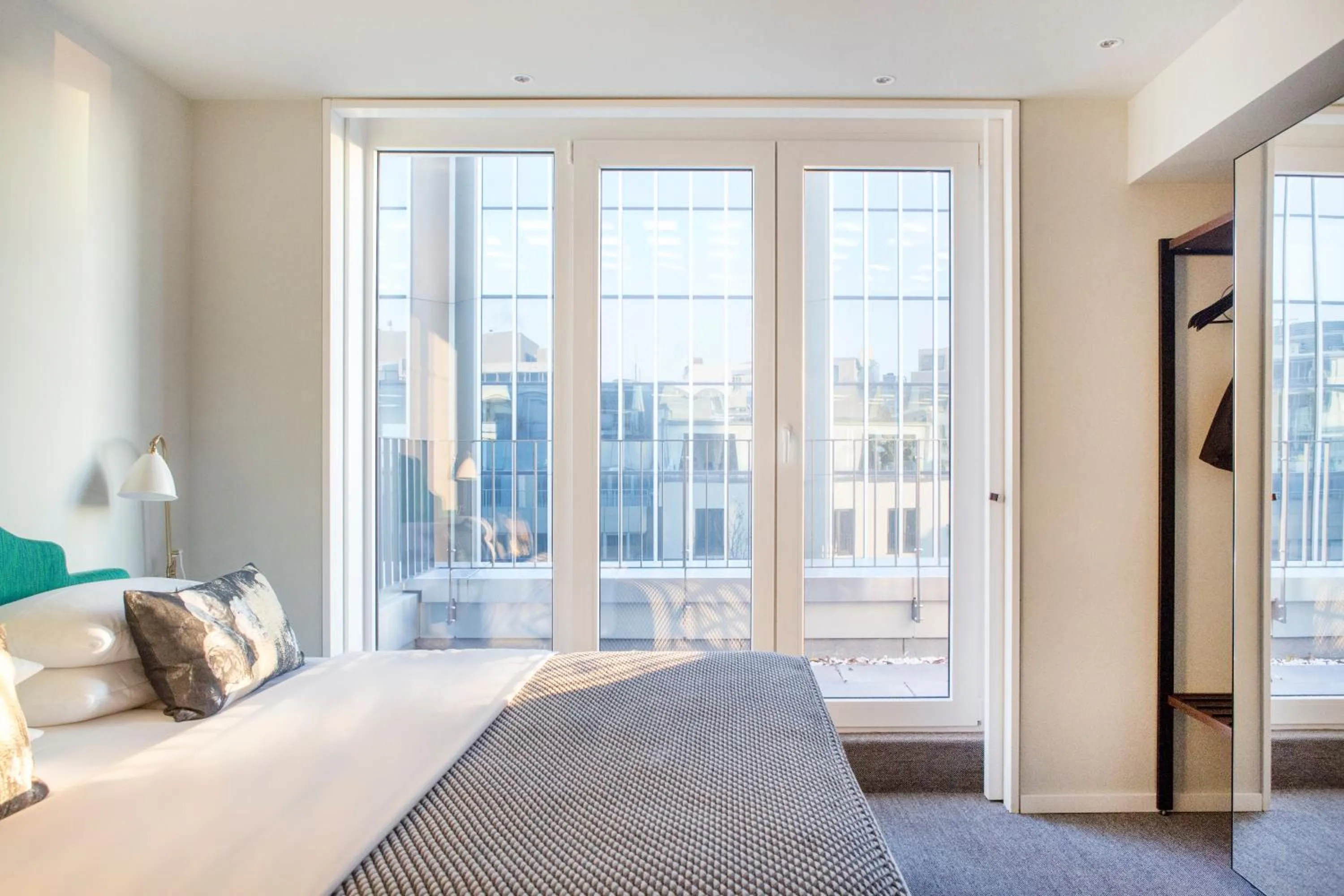 Photo of the whole room, Bed in THE FRITZ Düsseldorf