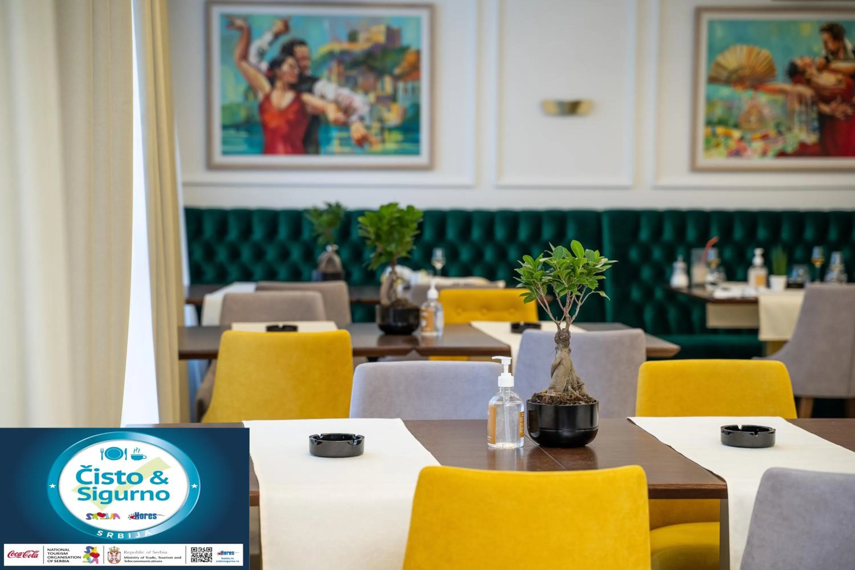 Restaurant/places to eat in Hotel Siesta