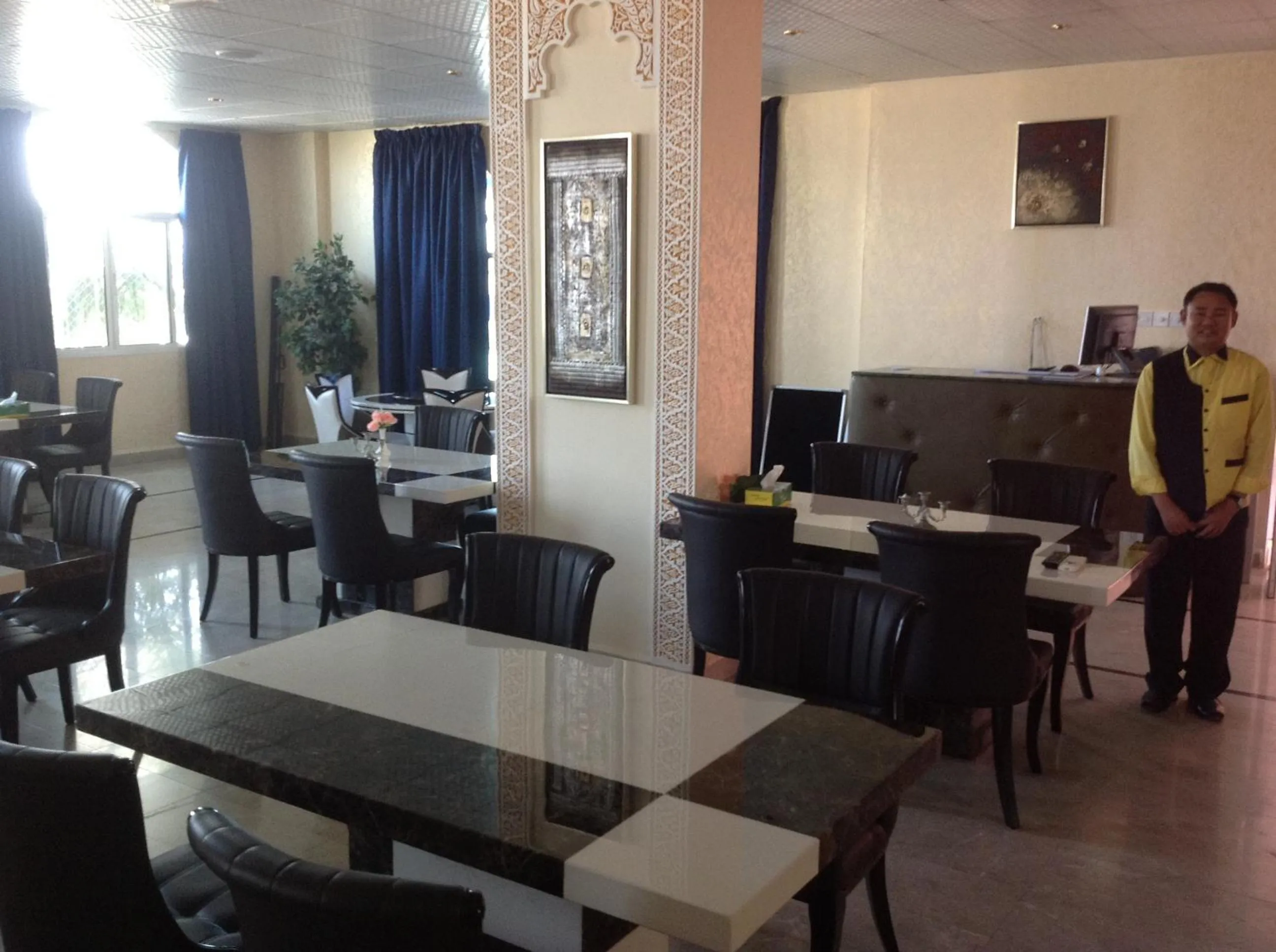 Dining area in Al Jabal Hotel