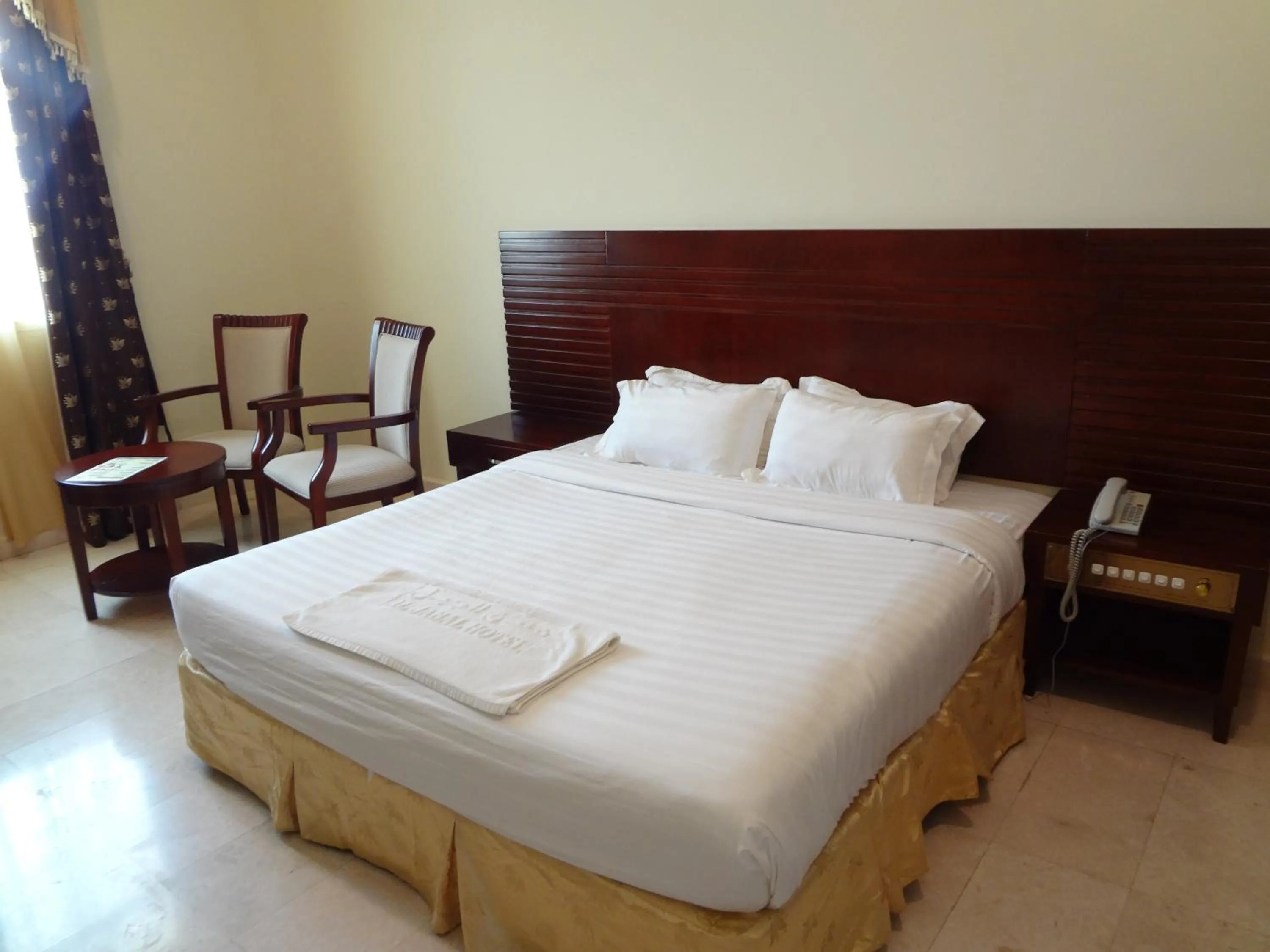 Bedroom, Bed in Al Jabal Hotel