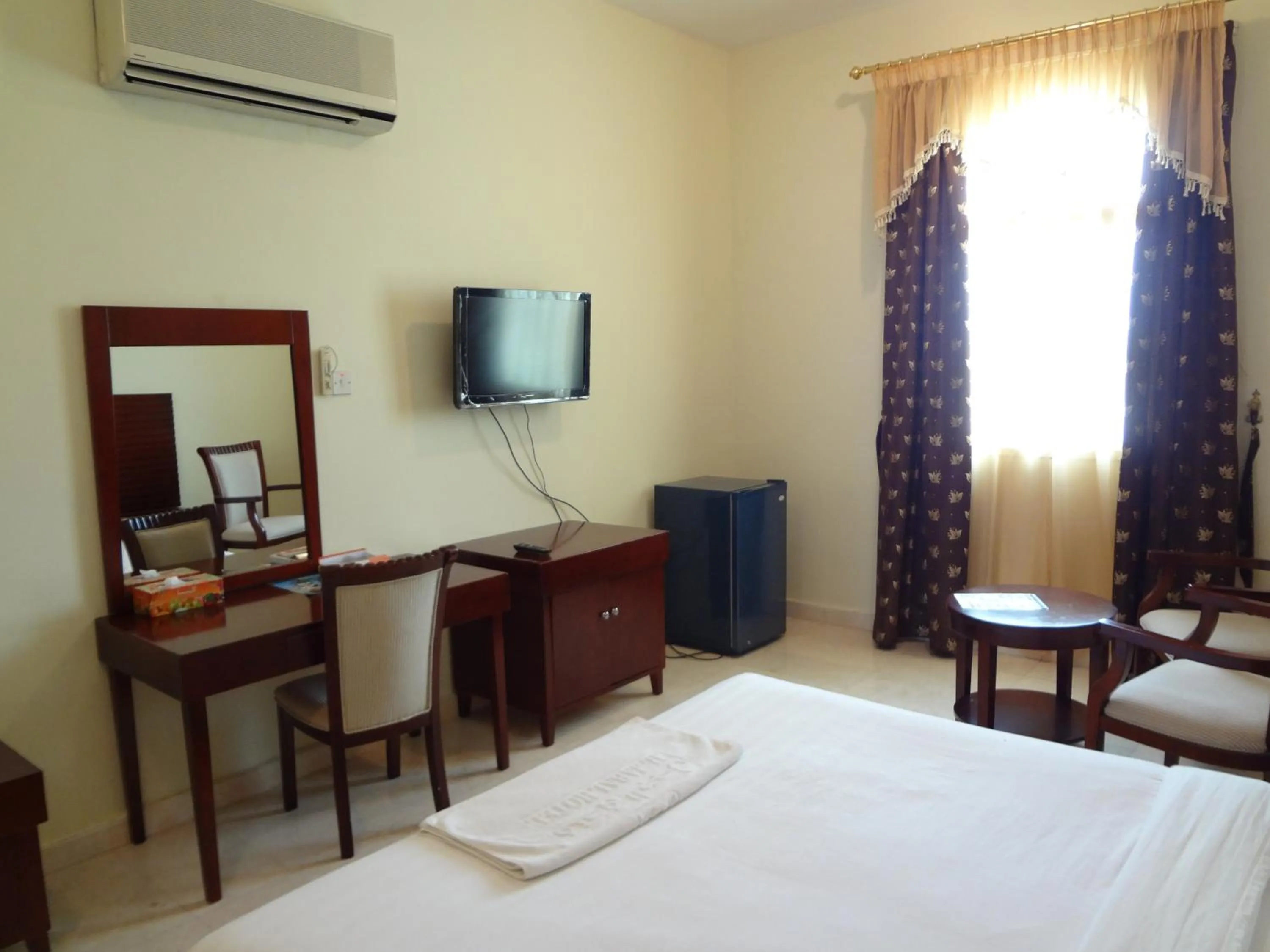 Bedroom, Bed in Al Jabal Hotel