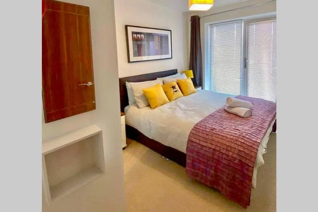 Bed in Chester City Centre Waterfront Apartment