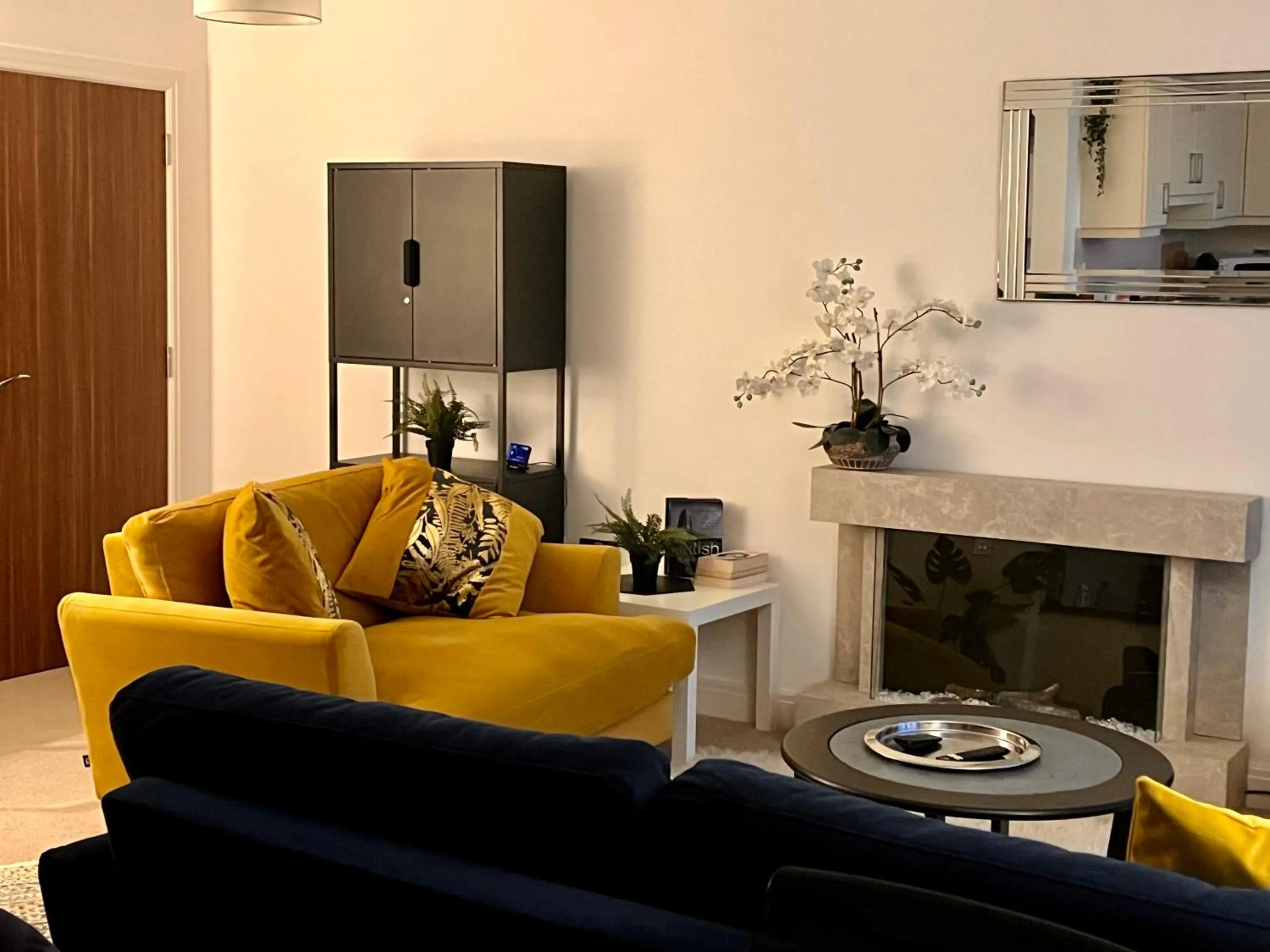 Chester City Centre Waterfront Apartment
