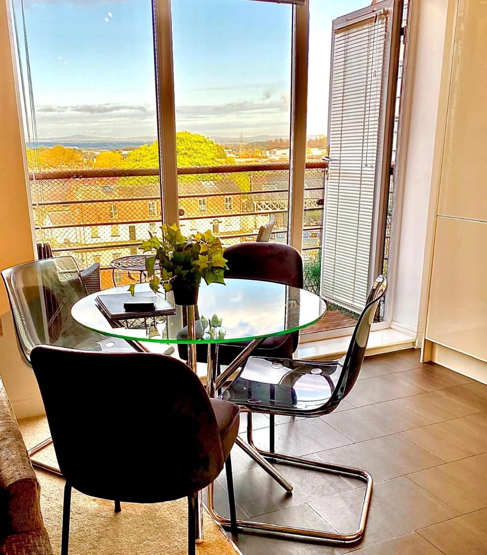 Chester City Centre Waterfront Apartment