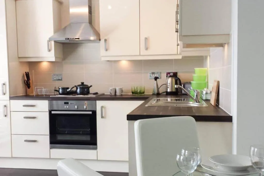 Kitchen or kitchenette in Chester City Centre Waterfront Apartment