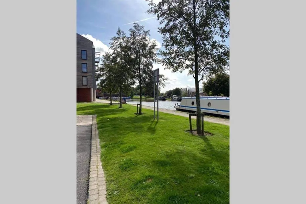 Garden in Chester City Centre Waterfront Apartment