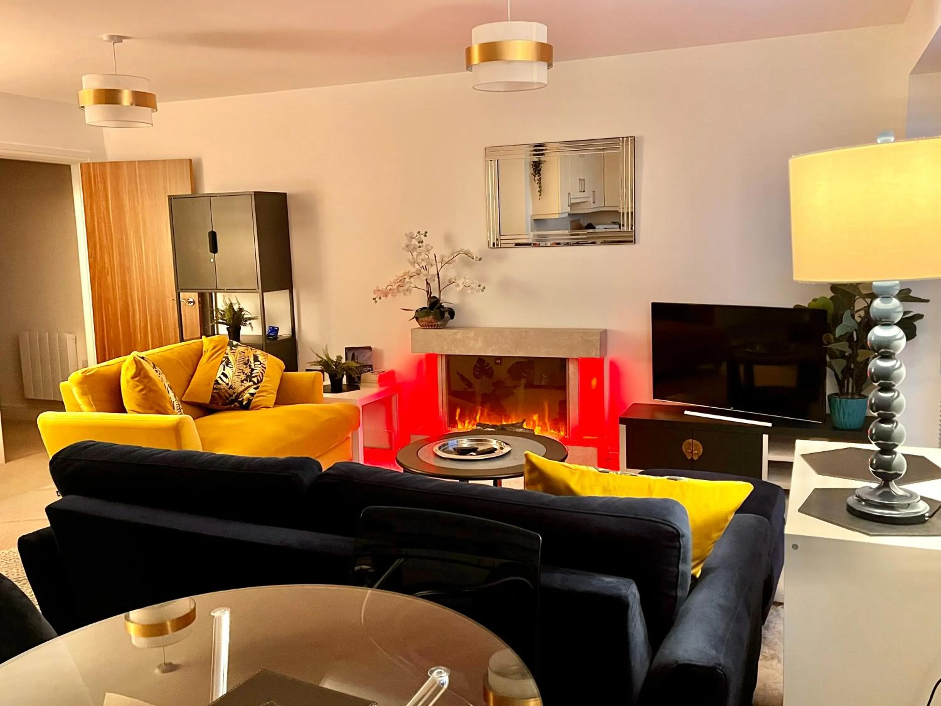 Chester City Centre Waterfront Apartment