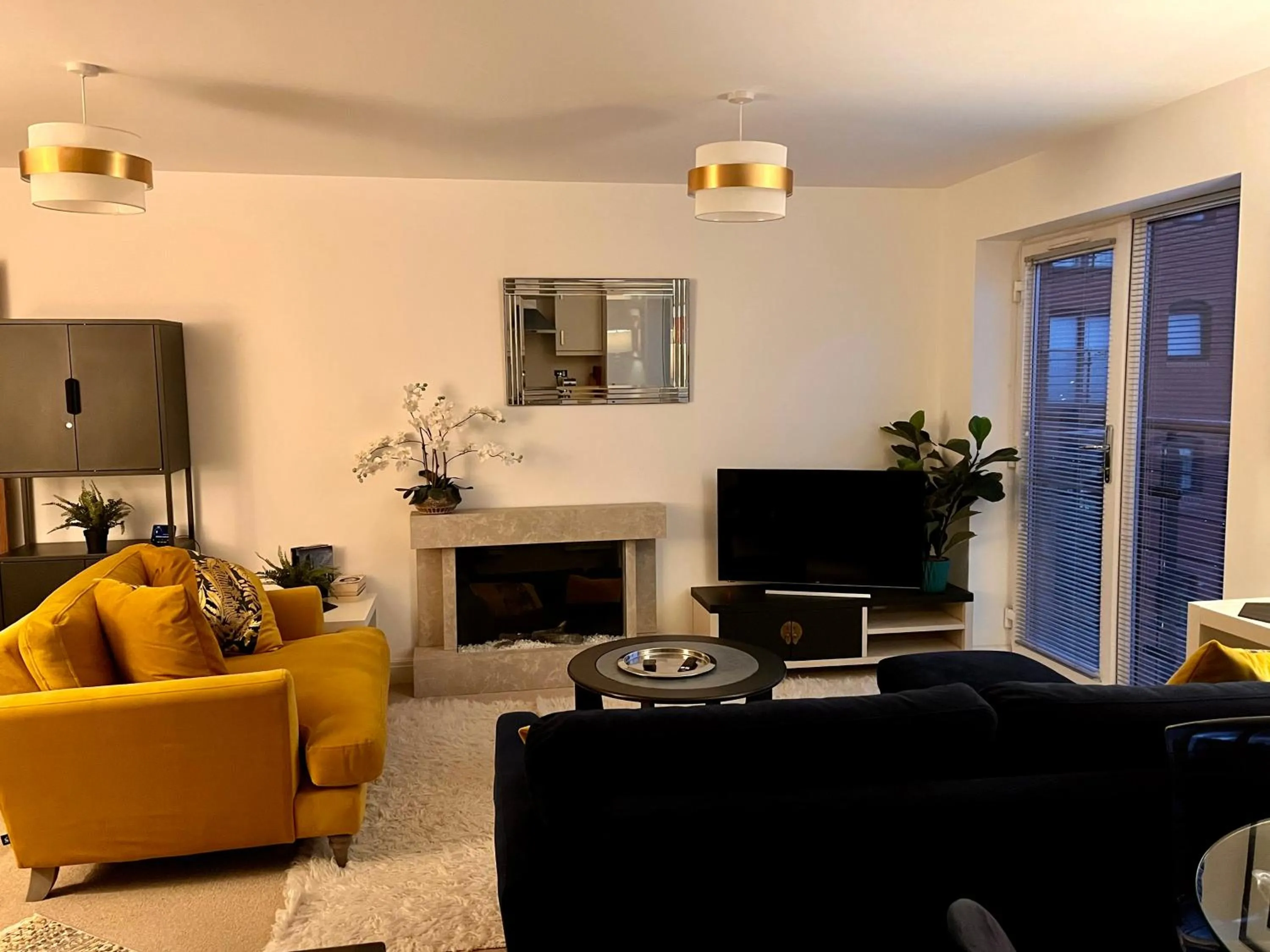 Chester City Centre Waterfront Apartment