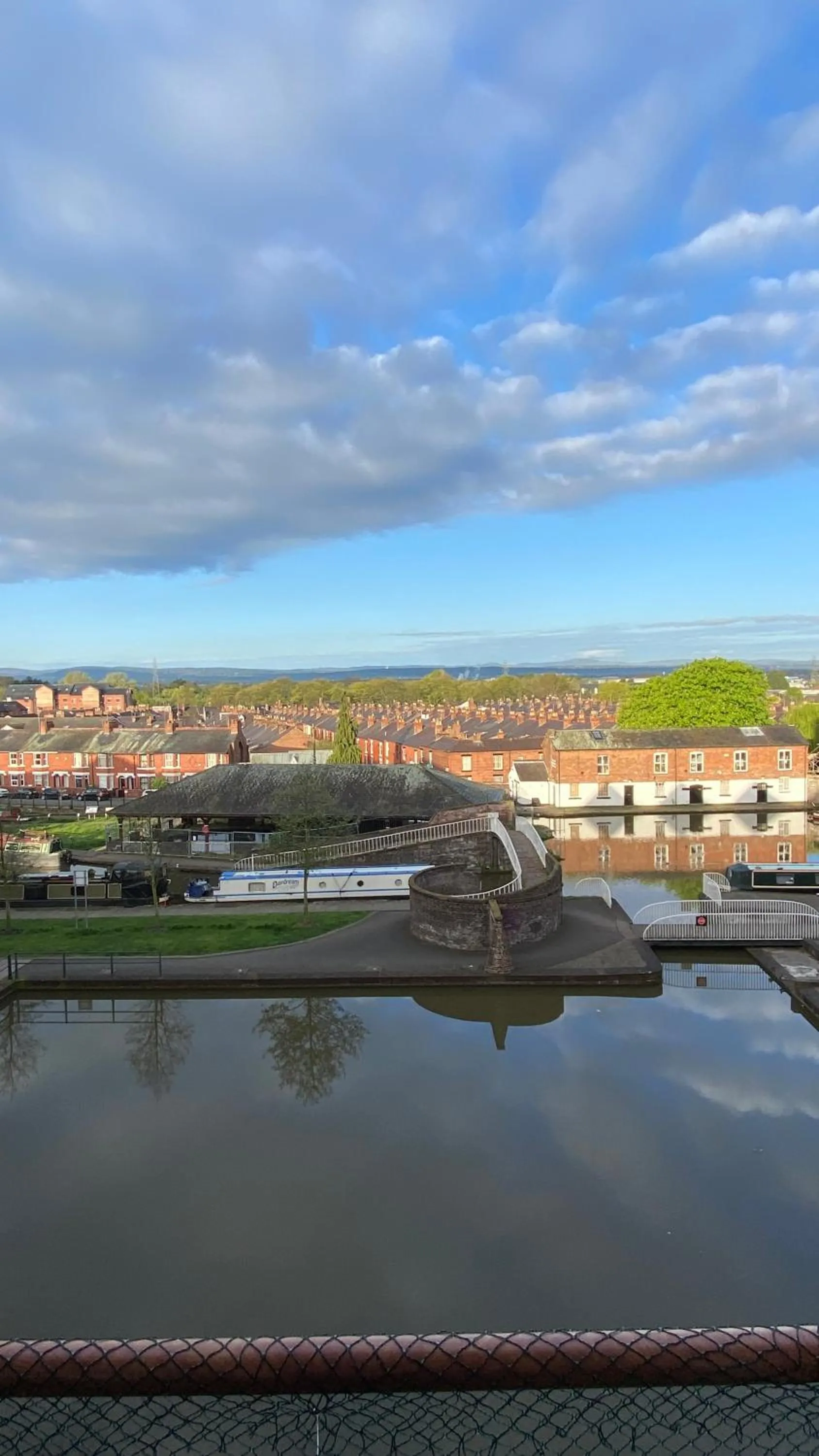 Lake view in Chester City Centre Waterfront Apartment