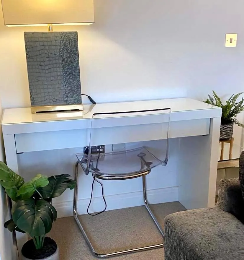 Business facilities in Chester City Centre Waterfront Apartment