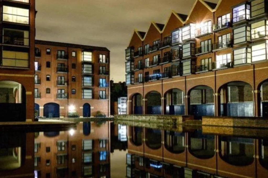 Neighbourhood in Chester City Centre Waterfront Apartment
