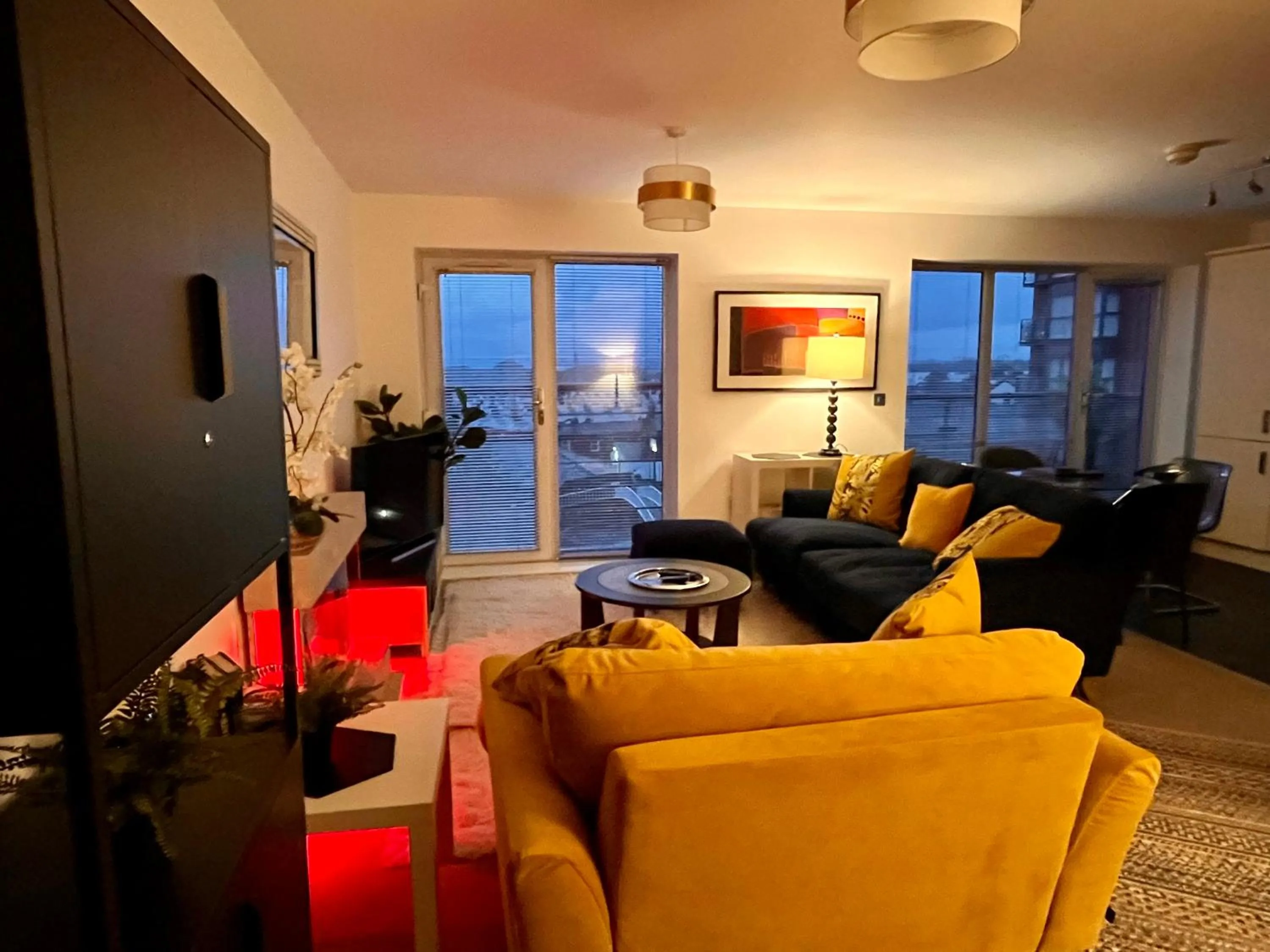 Chester City Centre Waterfront Apartment