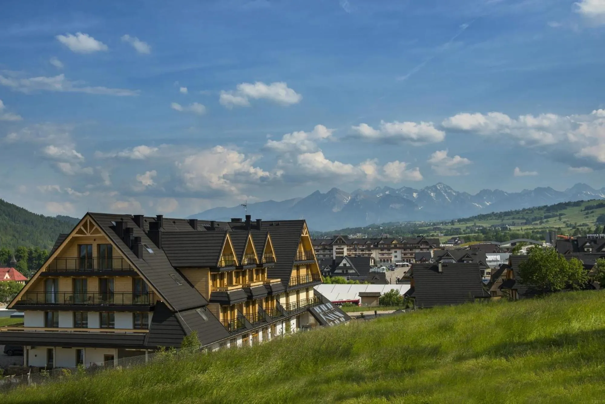 Property building in Askana