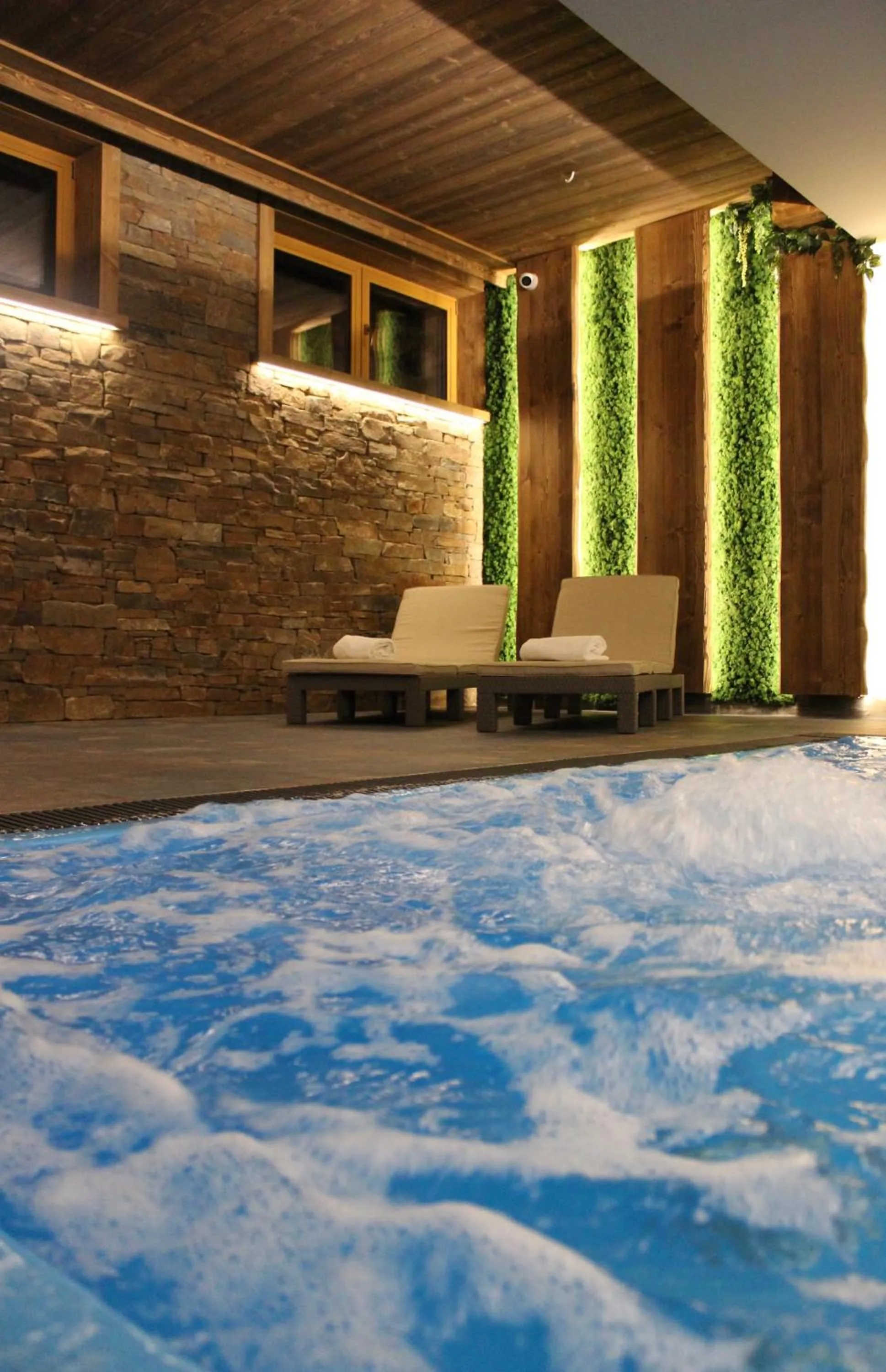 Swimming pool in Askana