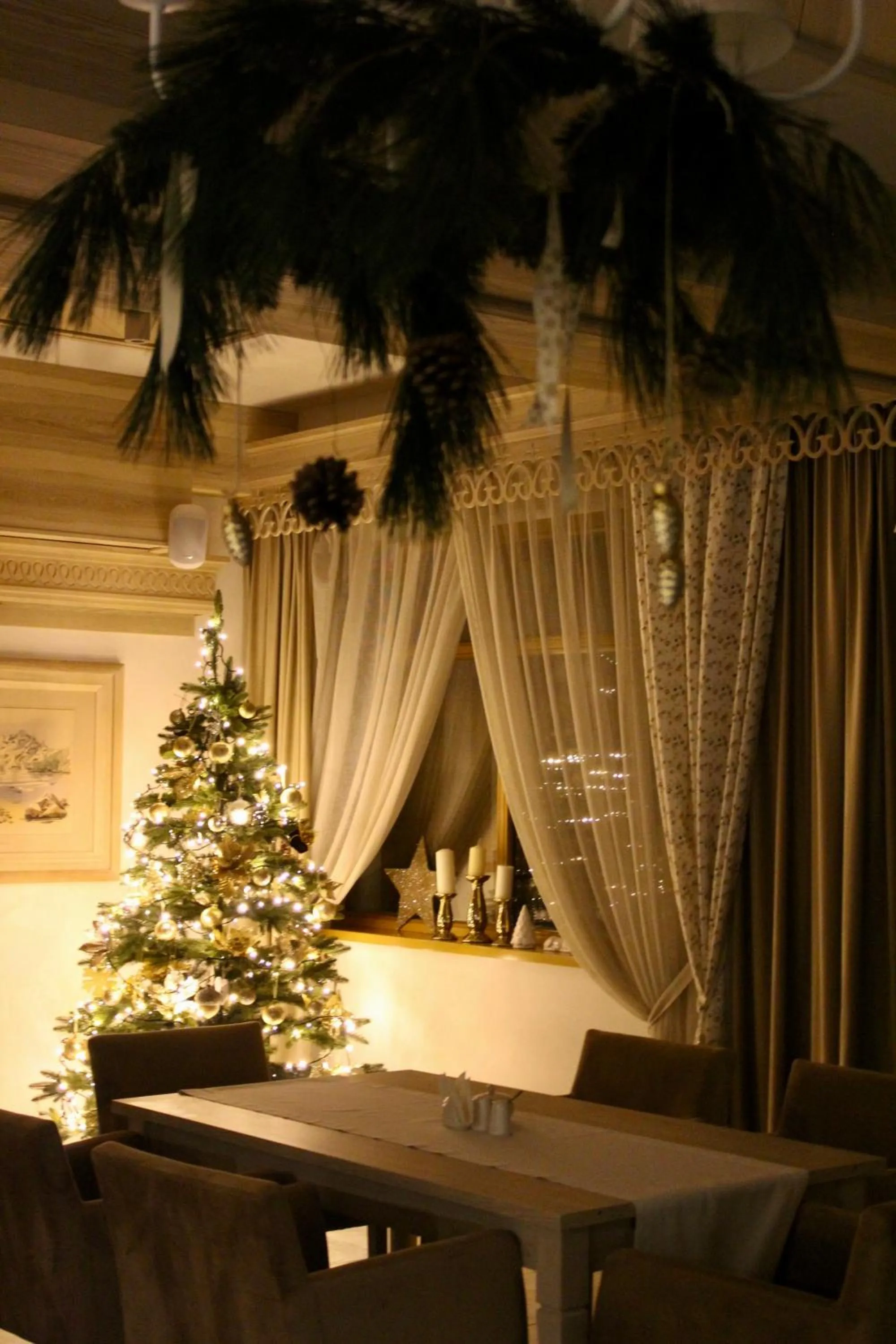 Dining area in Askana