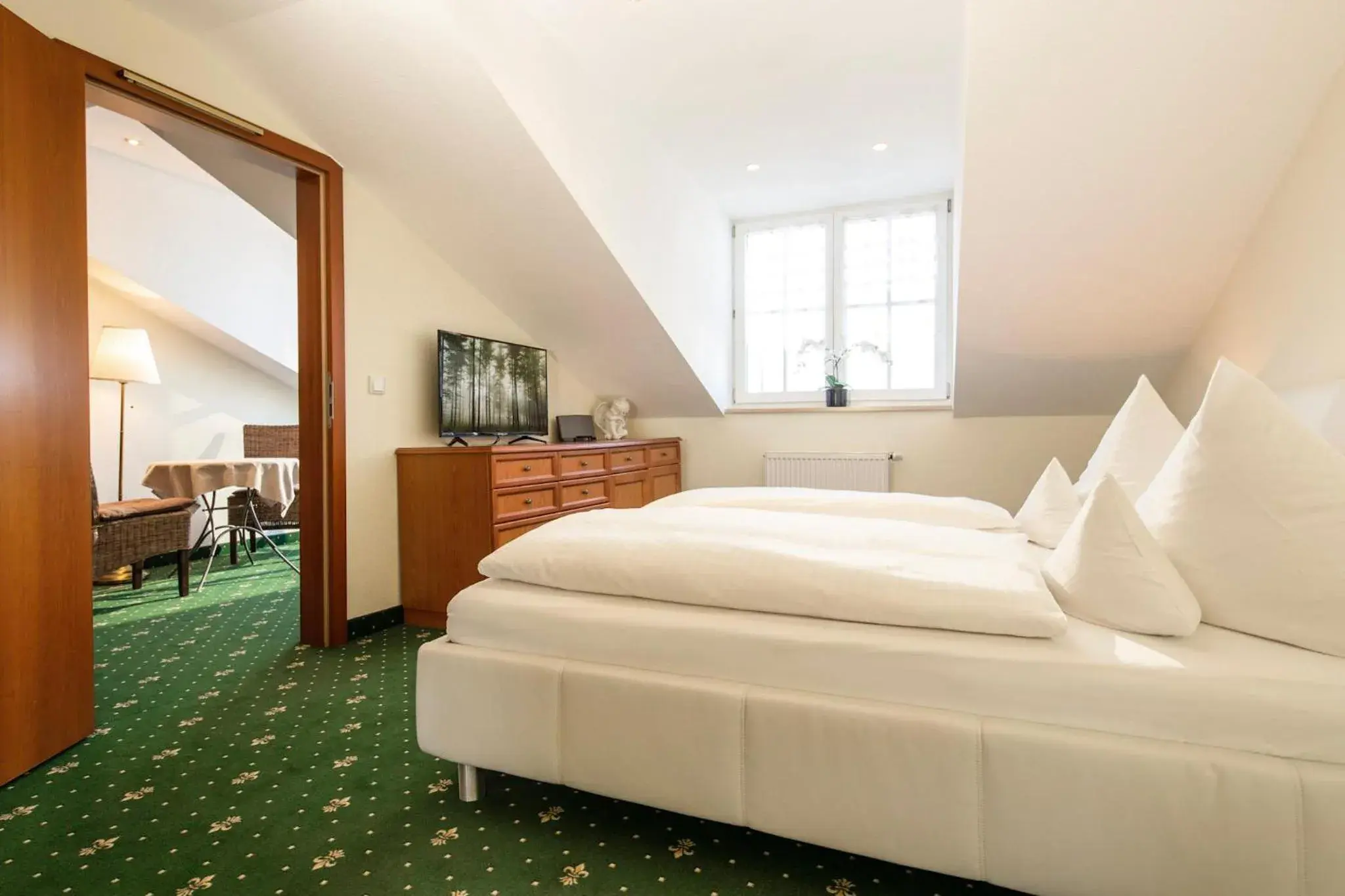Suite with Garden View - single occupancy in Hotel-Gasthof Höttl Suite with Garden View - single occupancy in Hotel-Gasthof Höttl