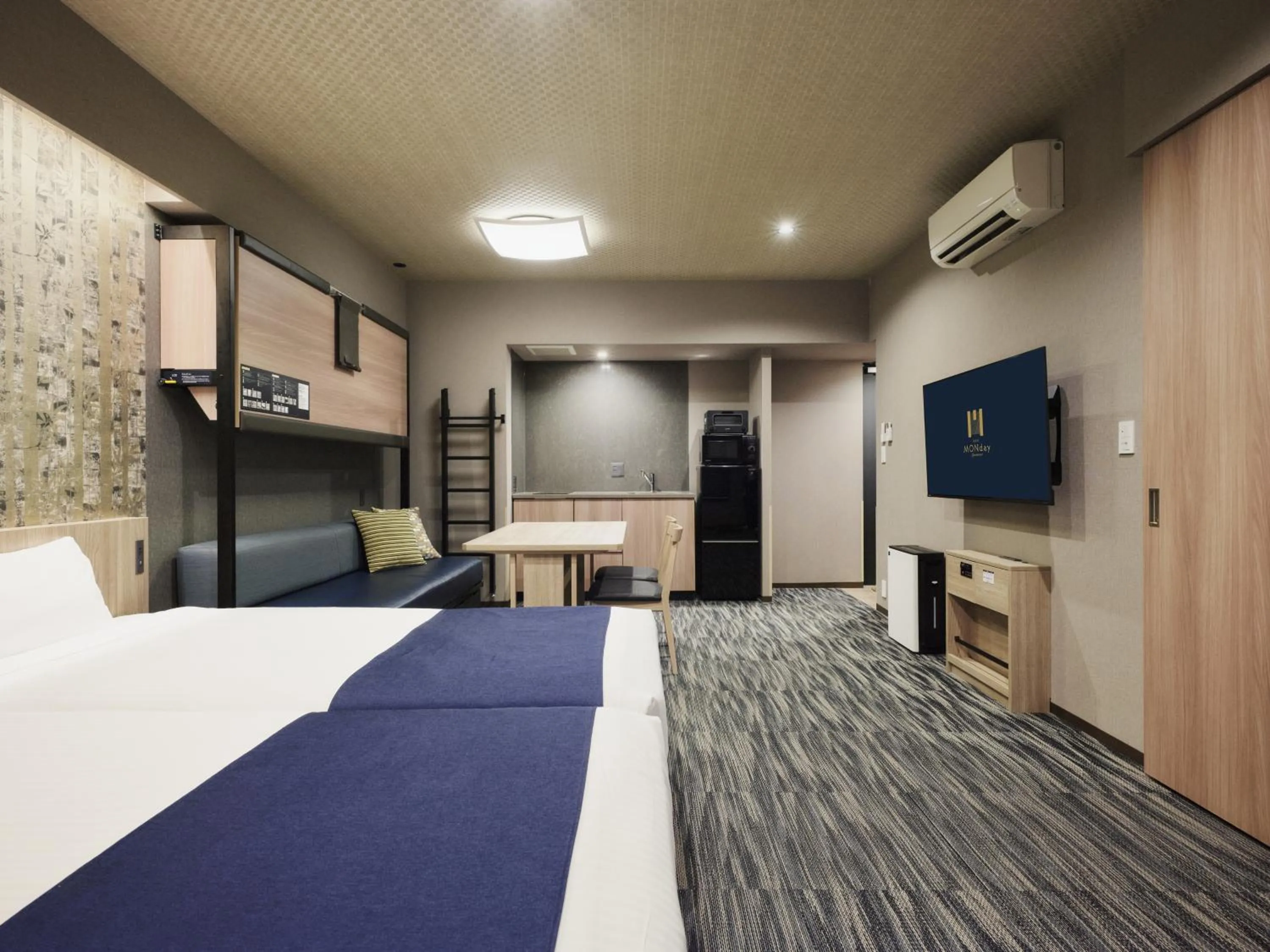 Bed in MONday Apart Premium AKIHABARA