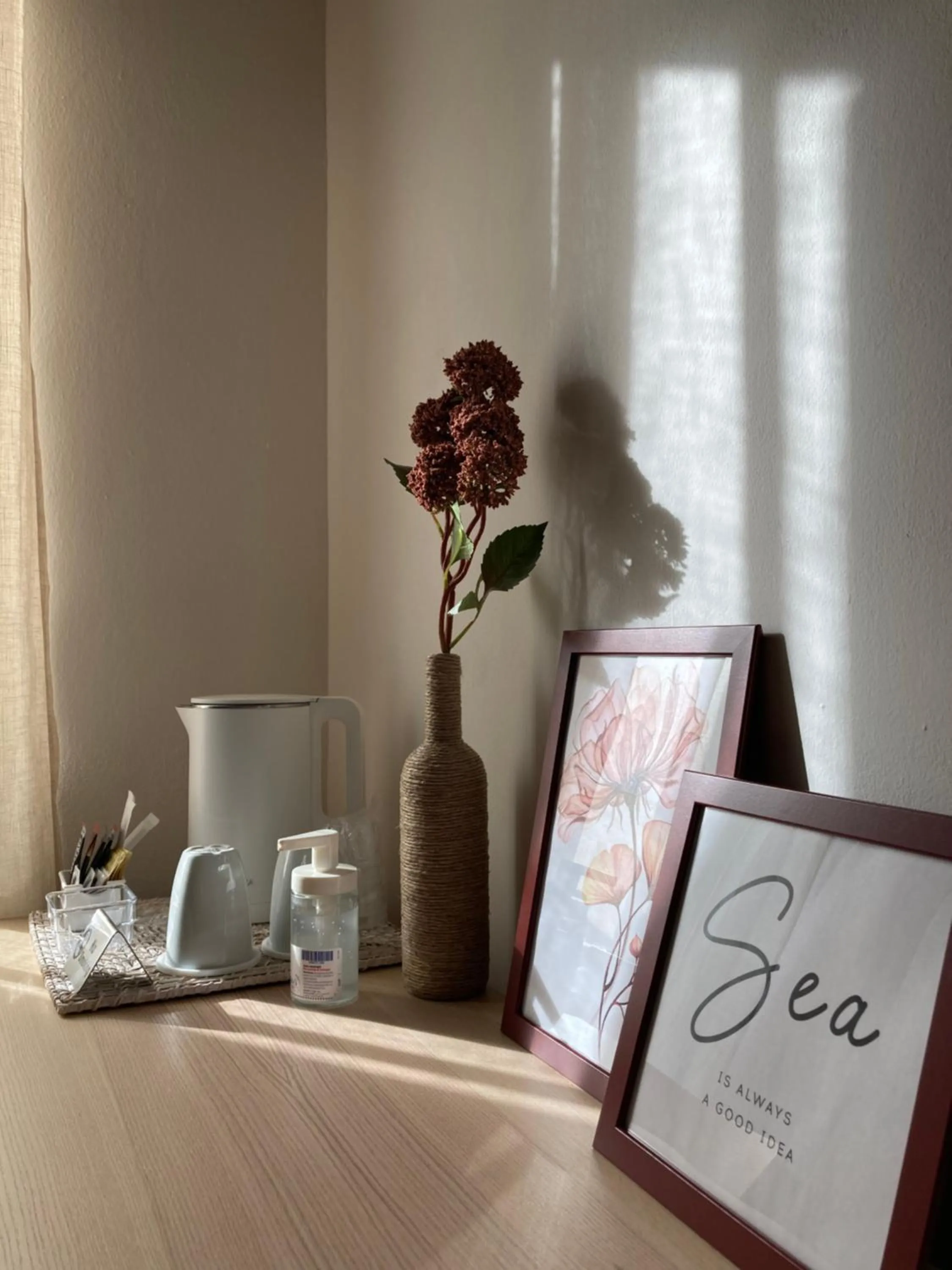 Coffee/tea facilities in Sunrise