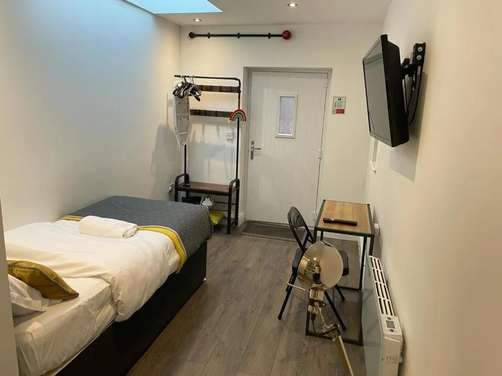 Bed in Queen Street Apartments