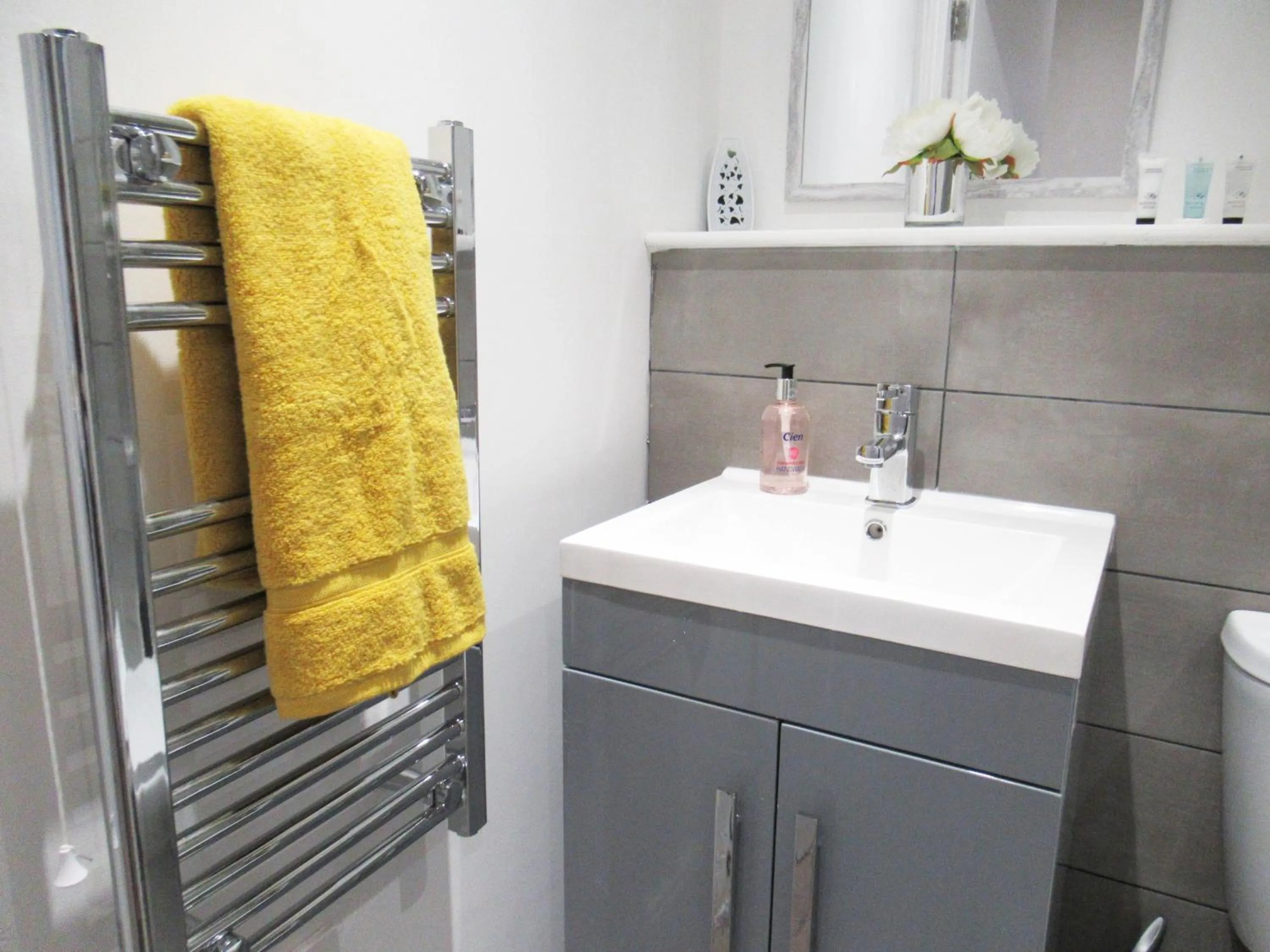 Queen Street Apartments