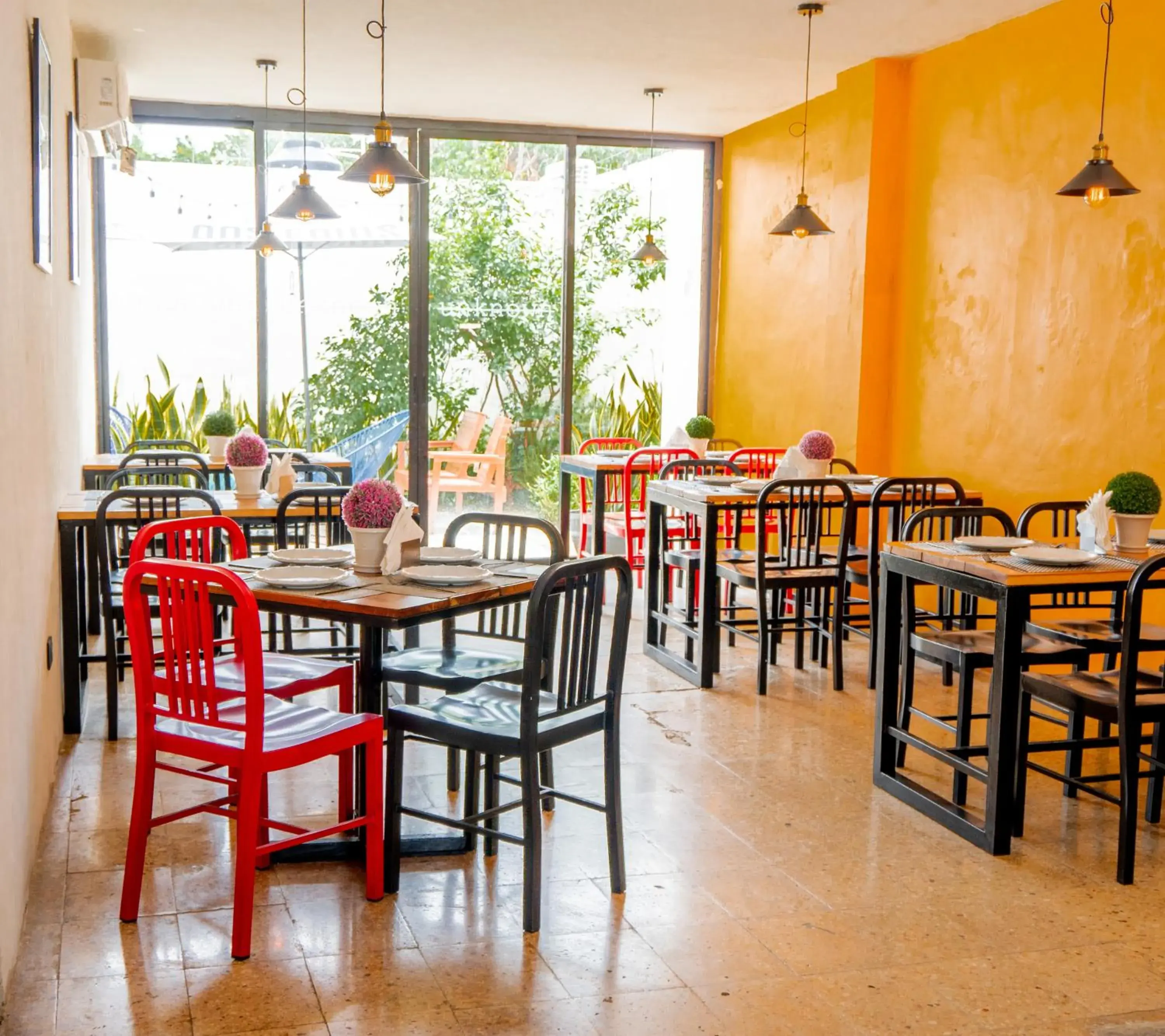 Restaurant/places to eat in Hotel Unknown Restaurant/places to eat in Hotel Unknown