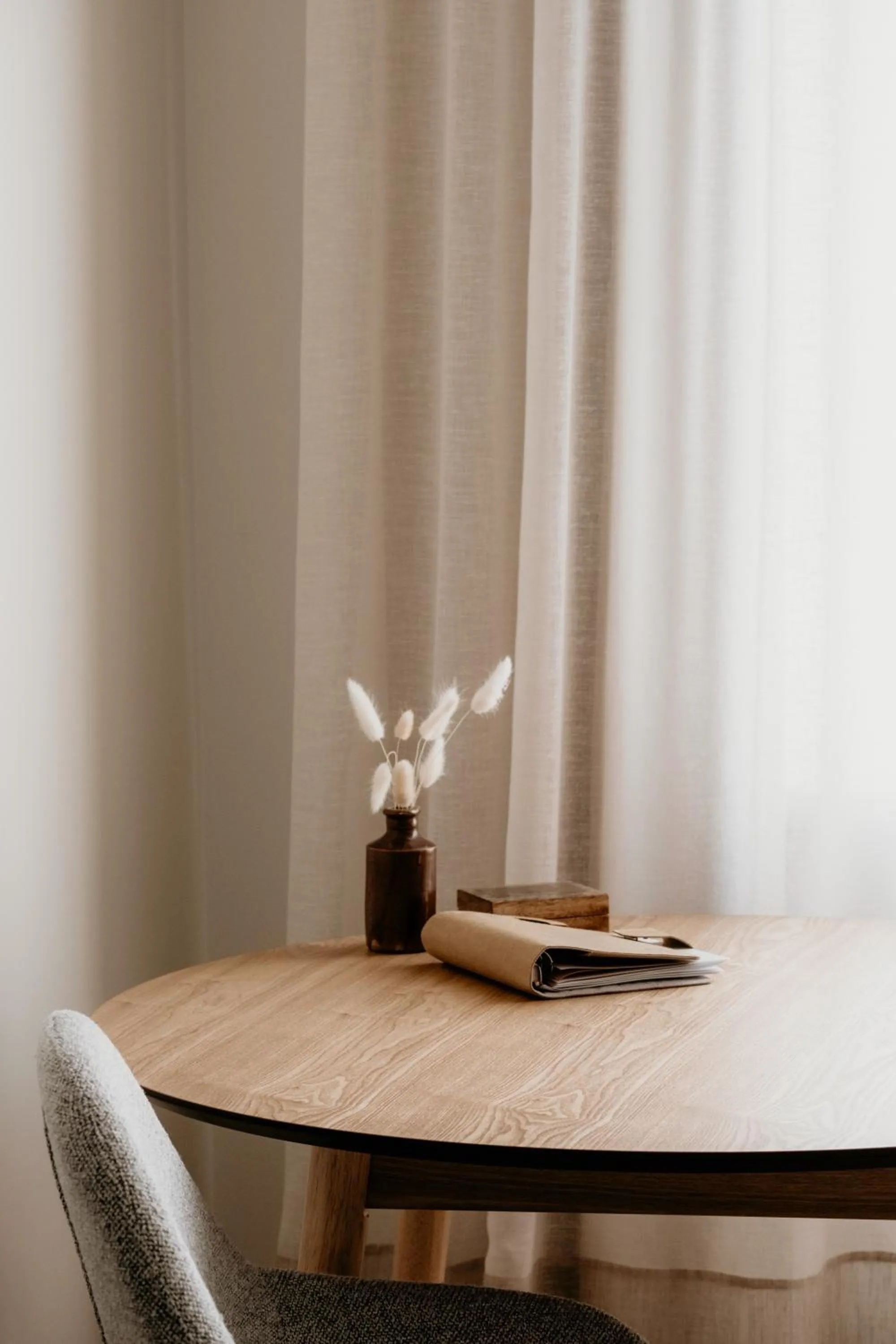 Seating area in The Oak & Anchor Hotel