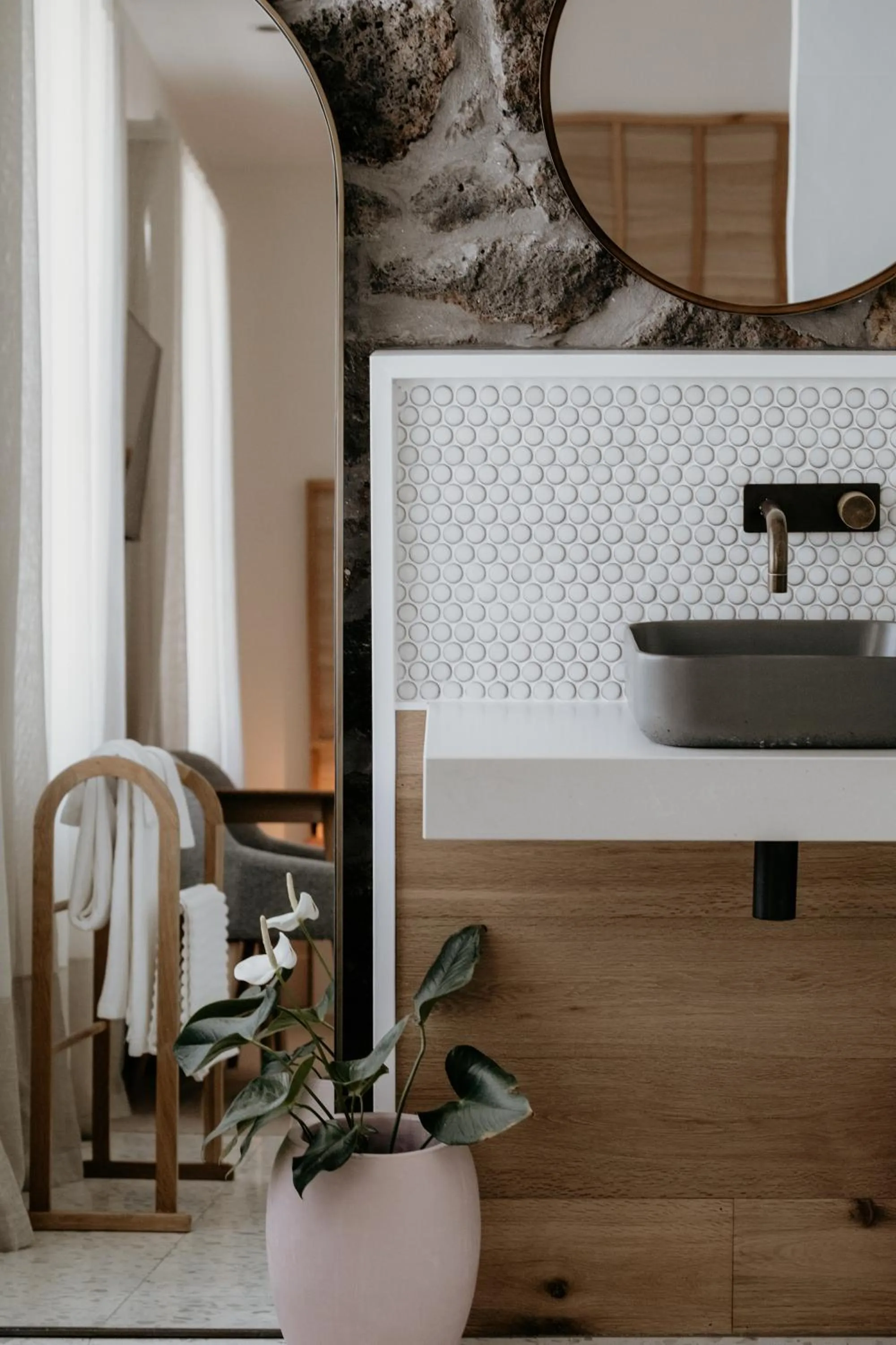 Toilet in The Oak & Anchor Hotel