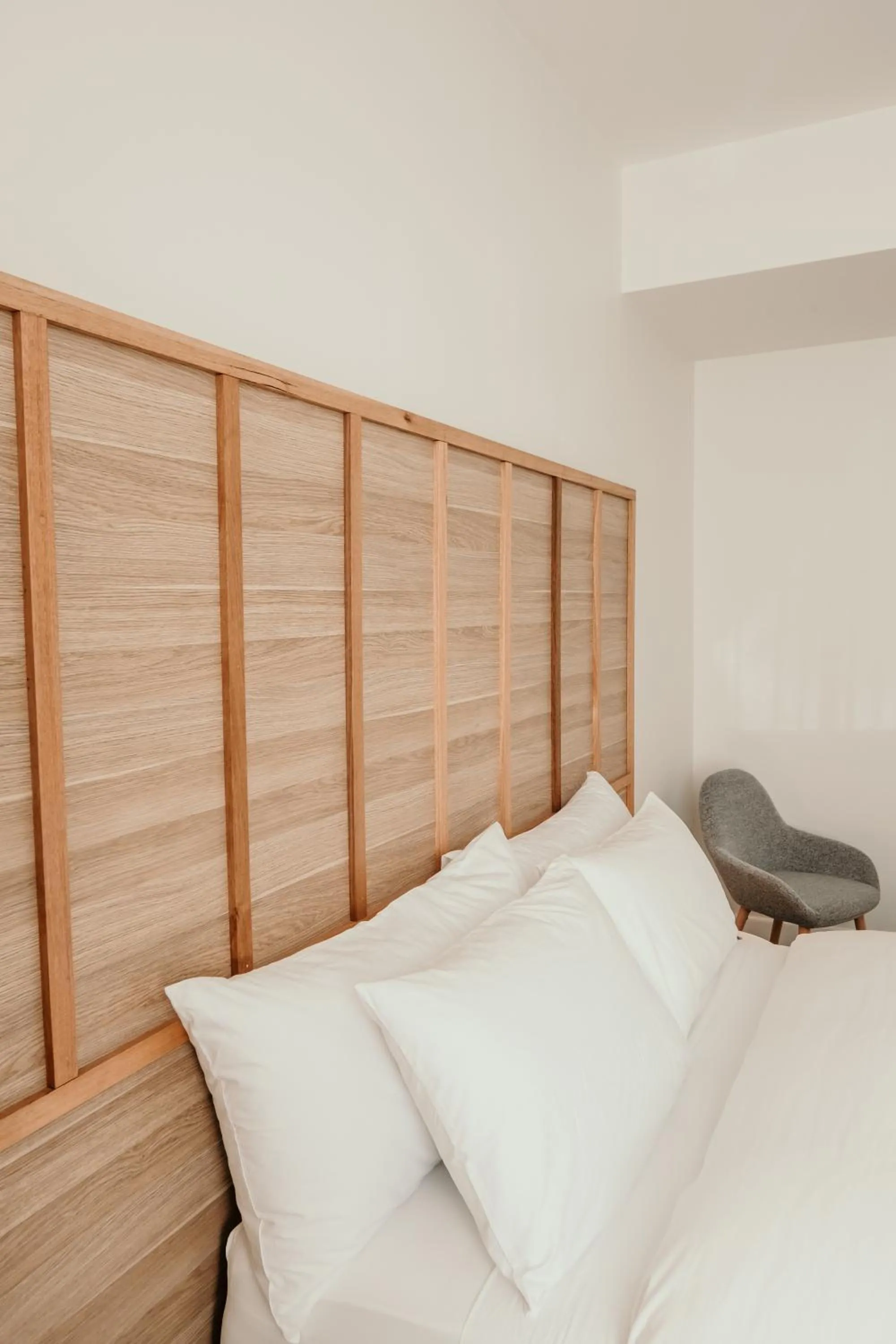 Bed in The Oak & Anchor Hotel