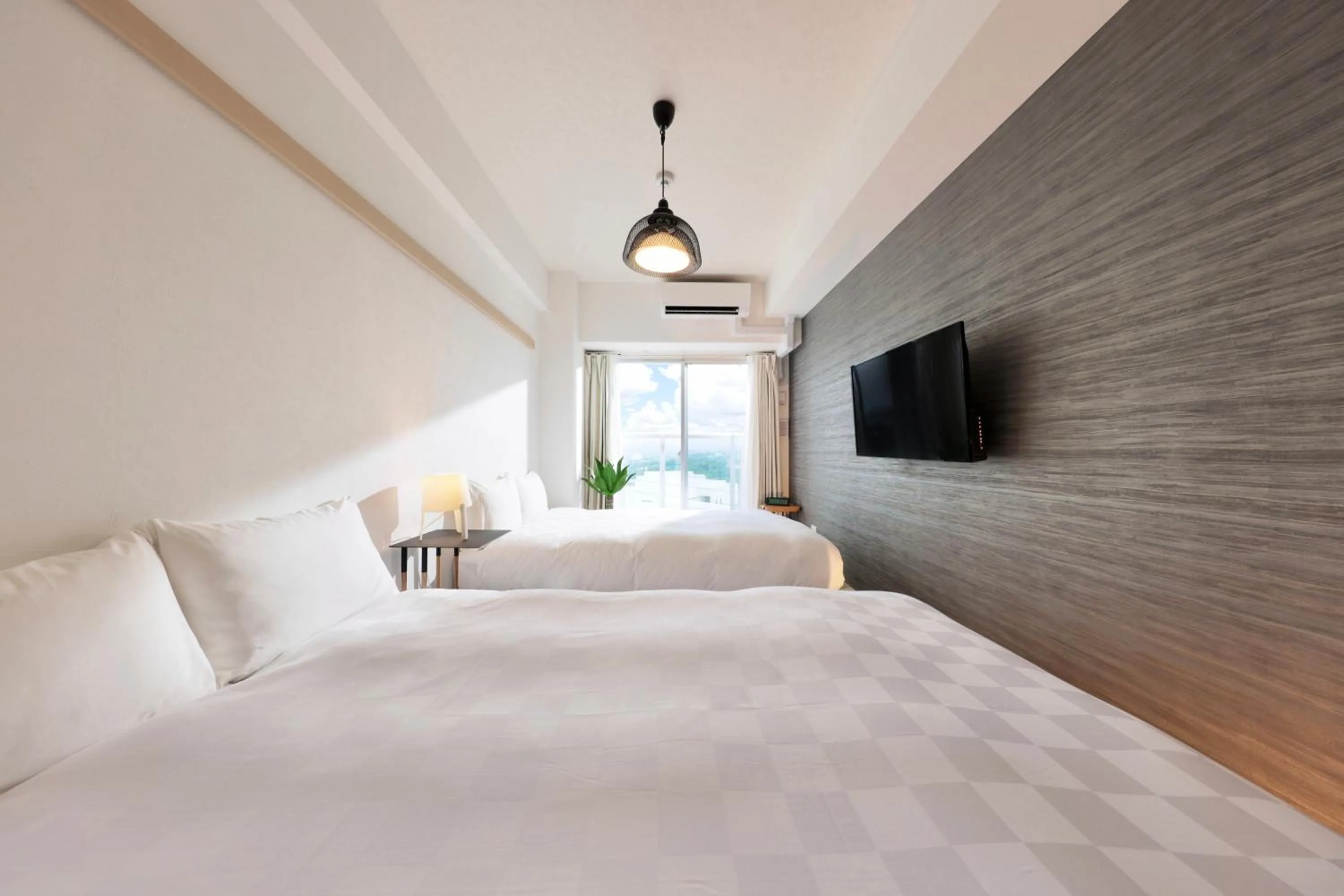 Bed in Crystal Exe Nanki Shirahama 1