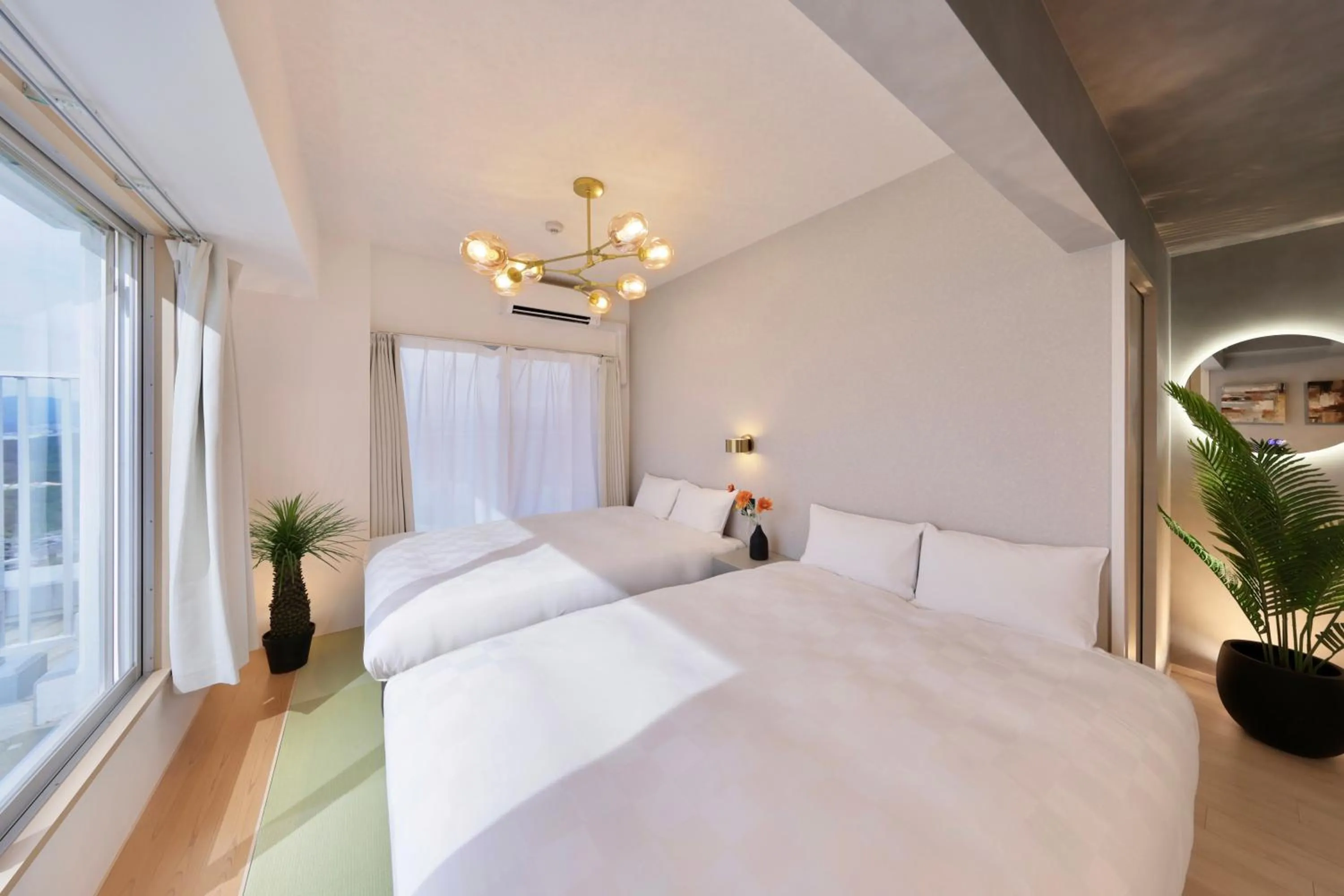 Photo of the whole room, Bed in Crystal Exe Nanki Shirahama 1