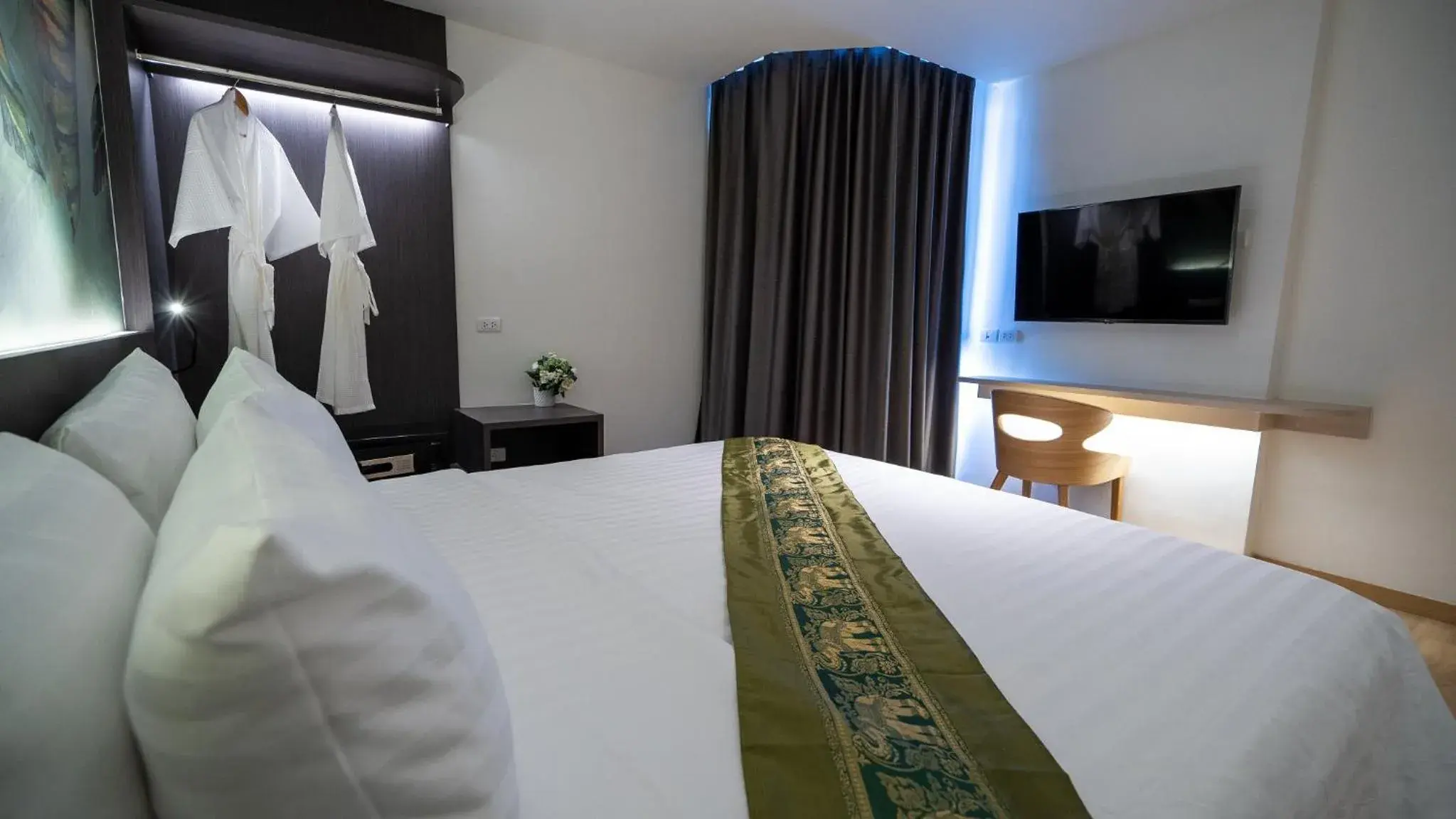 Bedroom, Bed in Pannarai Hotel Bangkok-Pra tunam Bedroom, Bed in Pannarai Hotel Bangkok-Pra tunam