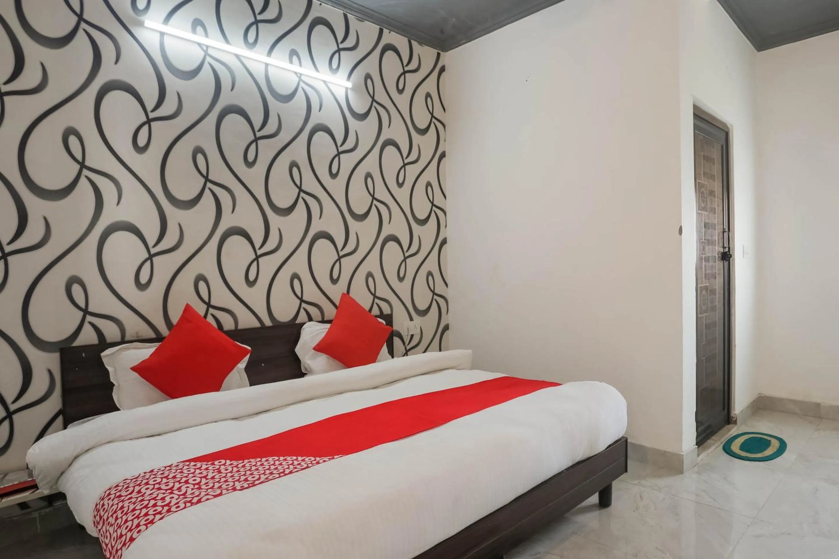 Facade/entrance in Hotel O Dream Town