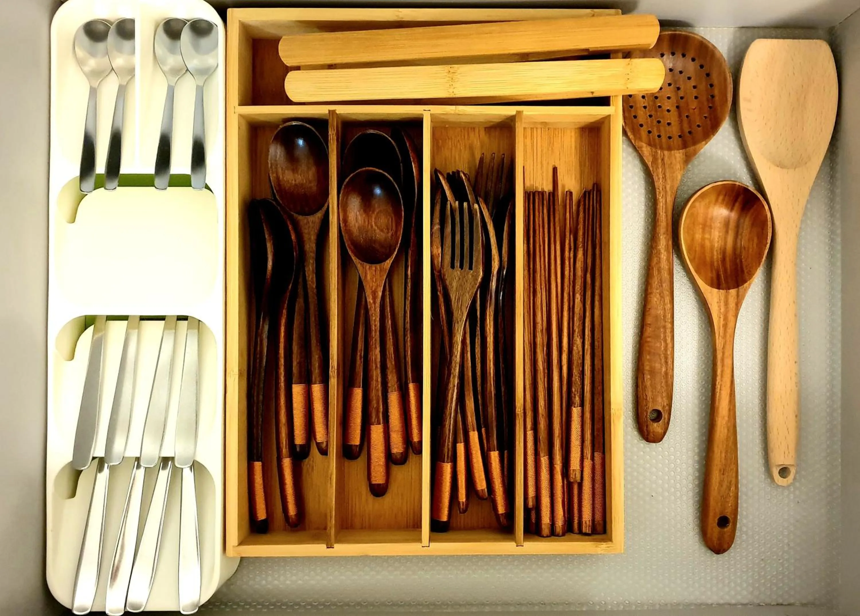 Kitchen or kitchenette in Kimura Ryokan Legoland Nusajaya