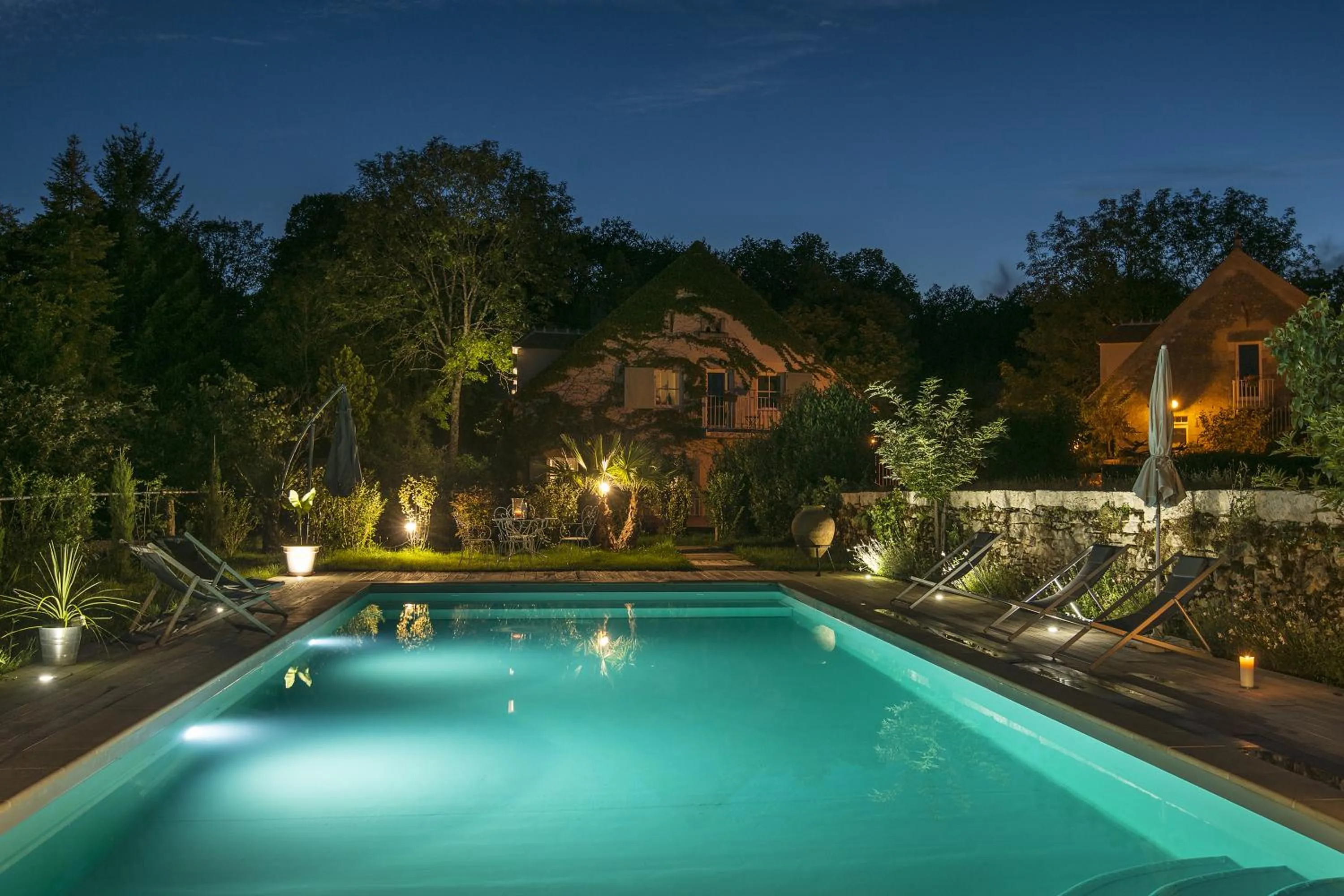 Pool view in Le Domaine des Carriers