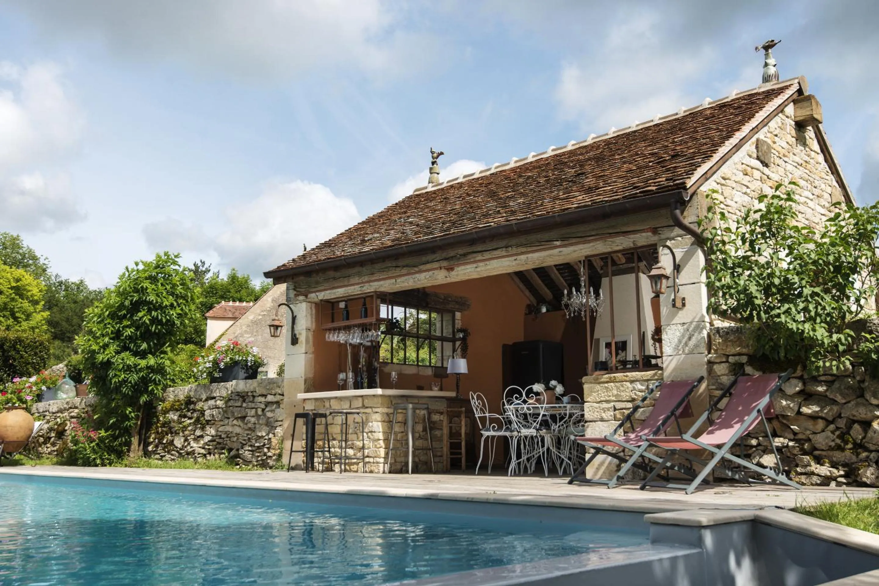 Pool view in Le Domaine des Carriers