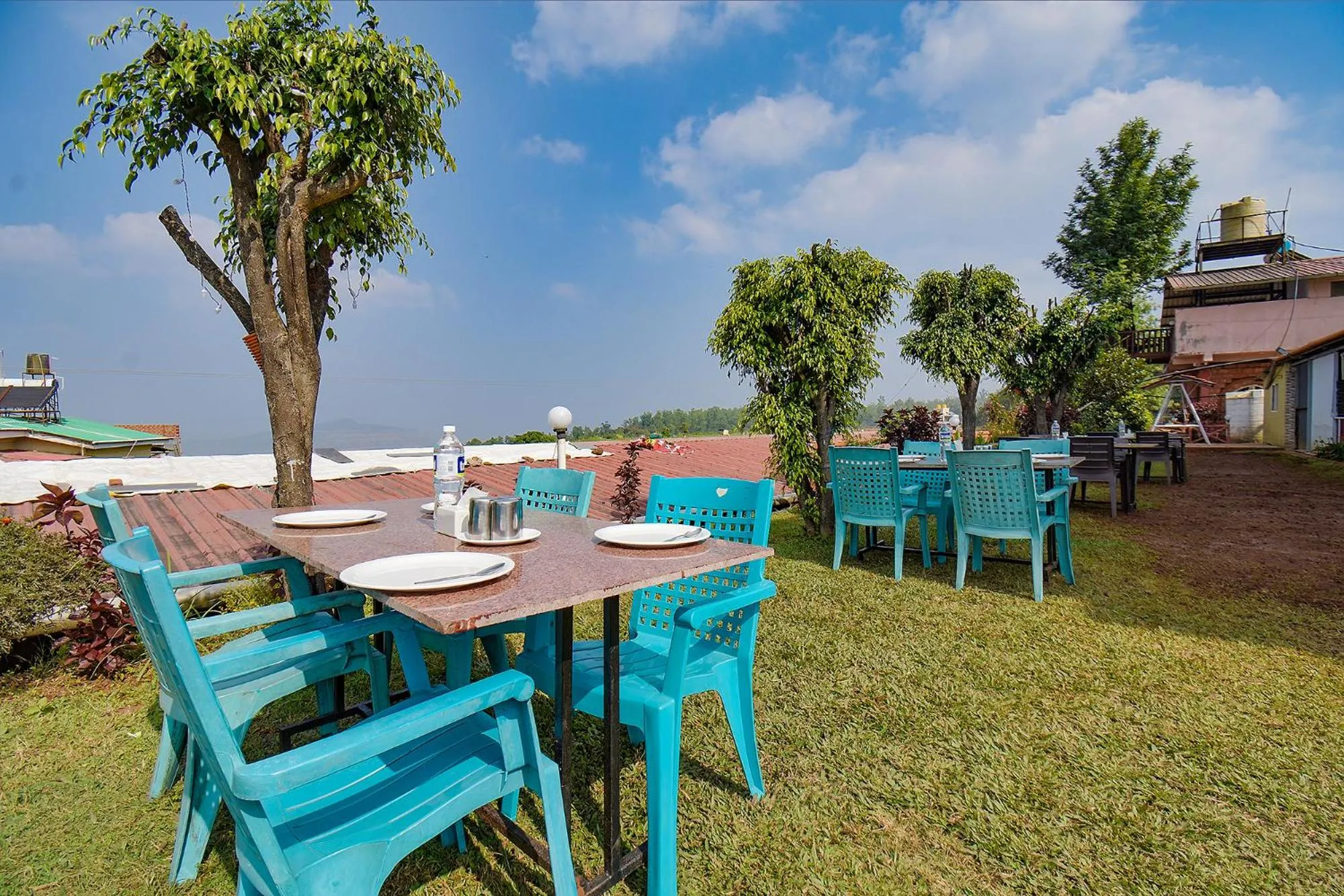 Restaurant/places to eat in Shivneri Holiday Resort