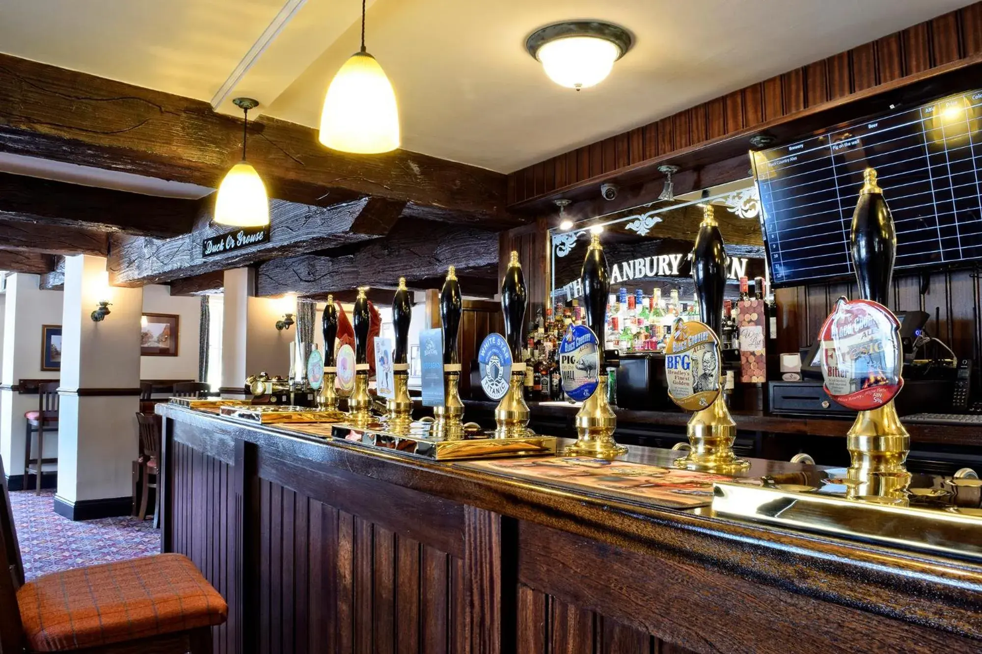 Lounge or bar in Hanbury Turn Lounge or bar in Hanbury Turn