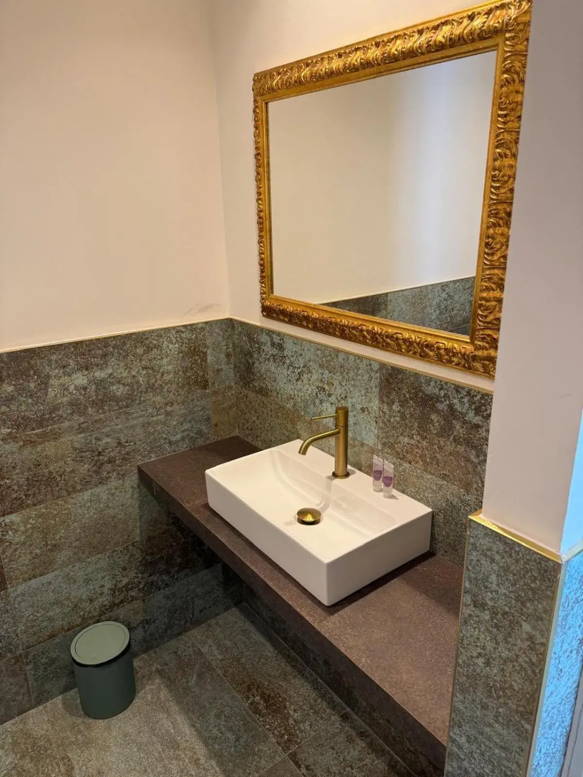 Family Studio in Hotello Trieste Family Studio in Hotello Trieste