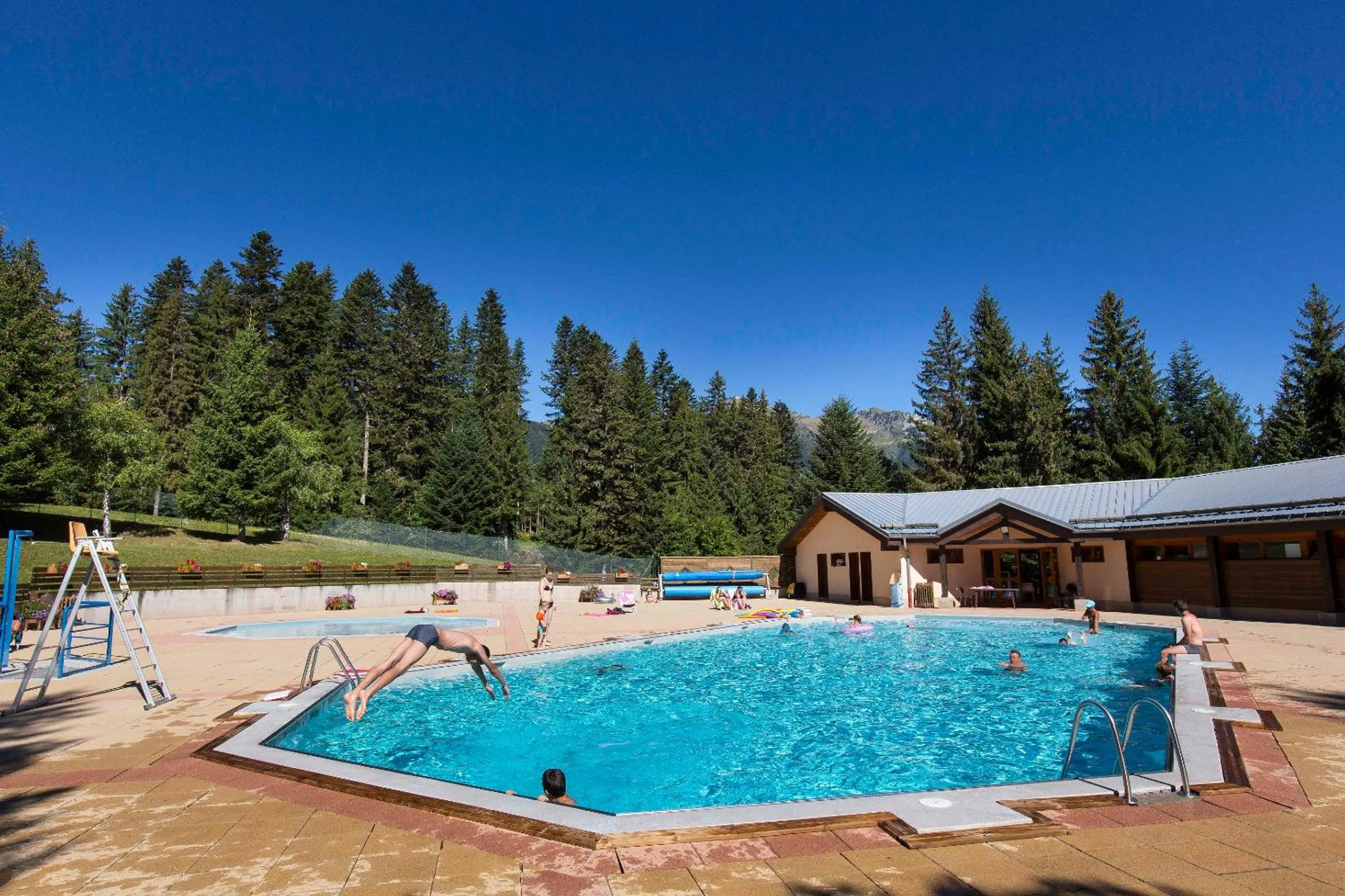 Swimming pool in Vacancéole - Résidence La Duit