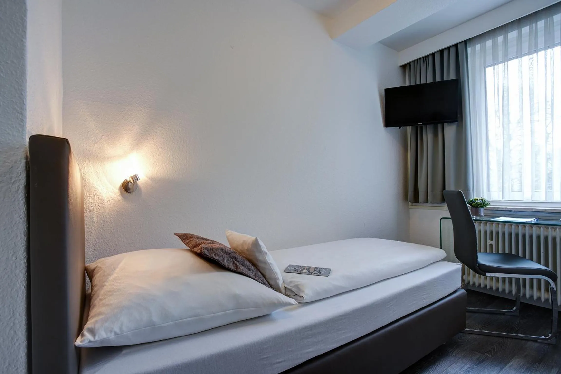 Photo of the whole room, Bed in Hotel Atlanta