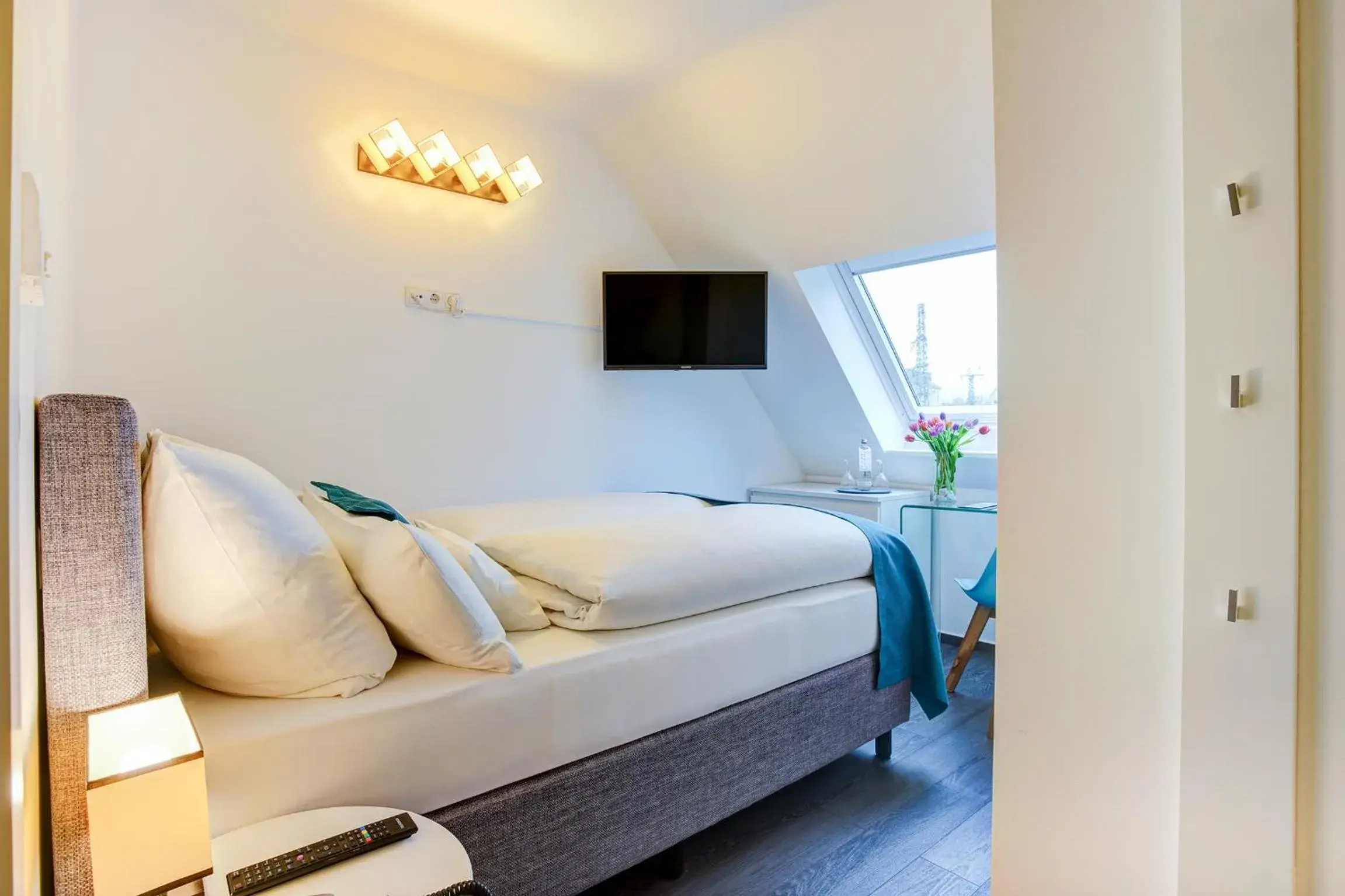 Photo of the whole room, Bed in Hotel Atlanta Photo of the whole room, Bed in Hotel Atlanta